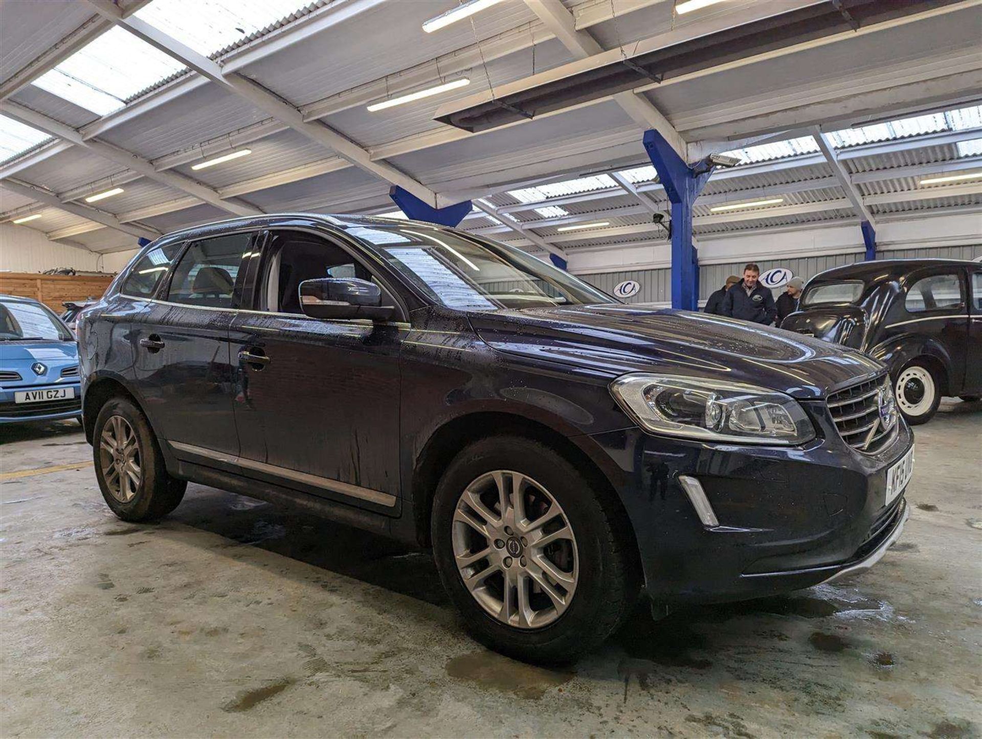 2015 VOLVO XC60 SE LUX NAV D4 - Image 10 of 24