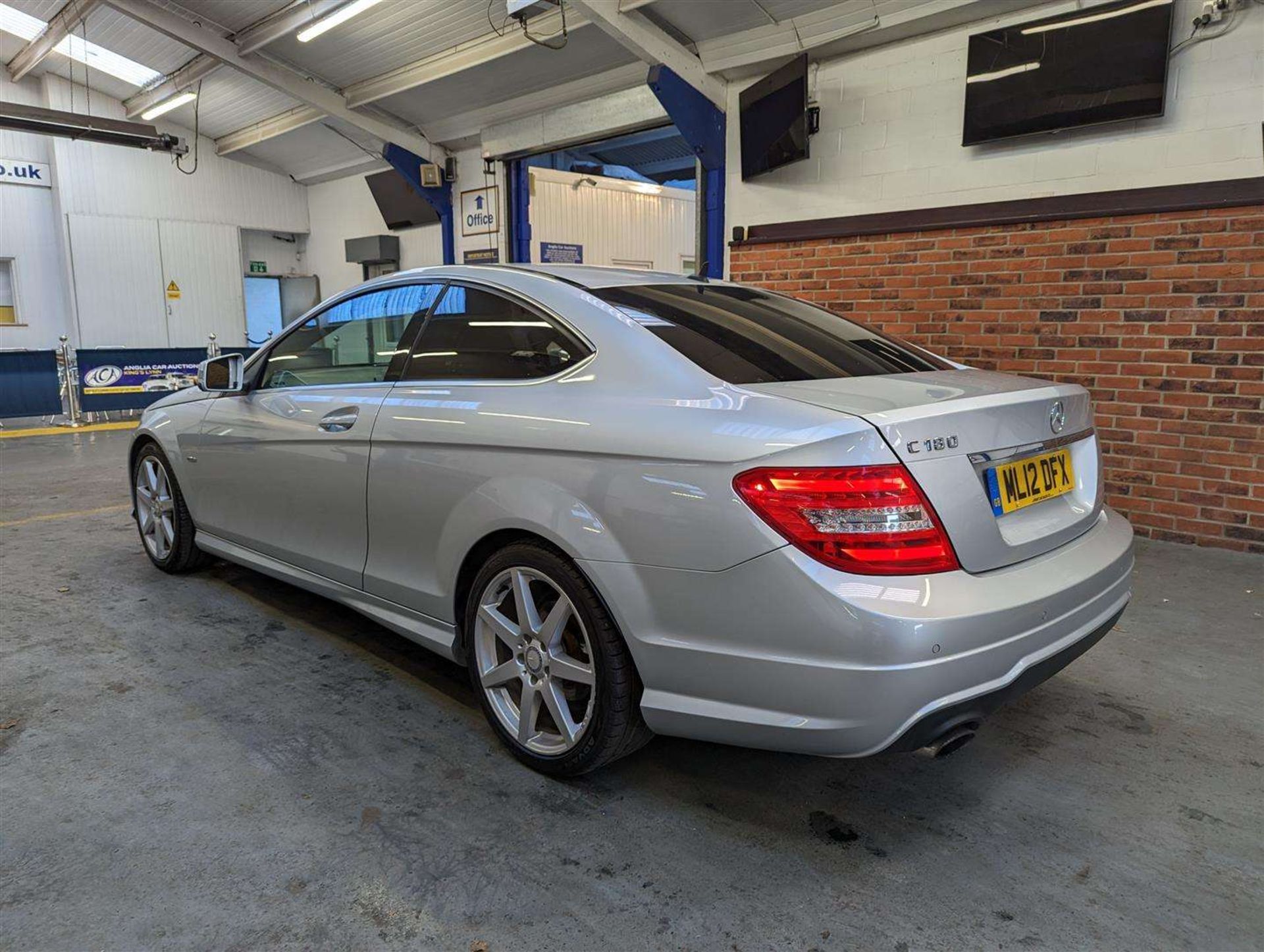 2012 MERCEDES-BENZ C180 AMG SPORT BLUEEFFIENCY AUTO - Image 3 of 25