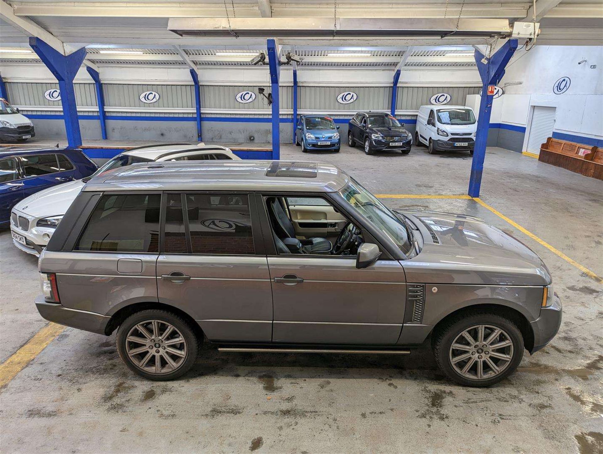 2011 LAND ROVER RANGE ROVER VOGUE TDV8 AUTO - Image 13 of 30