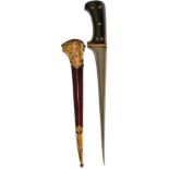 A FINE LATE 18TH OR EARLY 19TH CENTURY LARGE PERSIAN PESHKABZ OR DAGGER, 32.75cm Wootz damascus T-