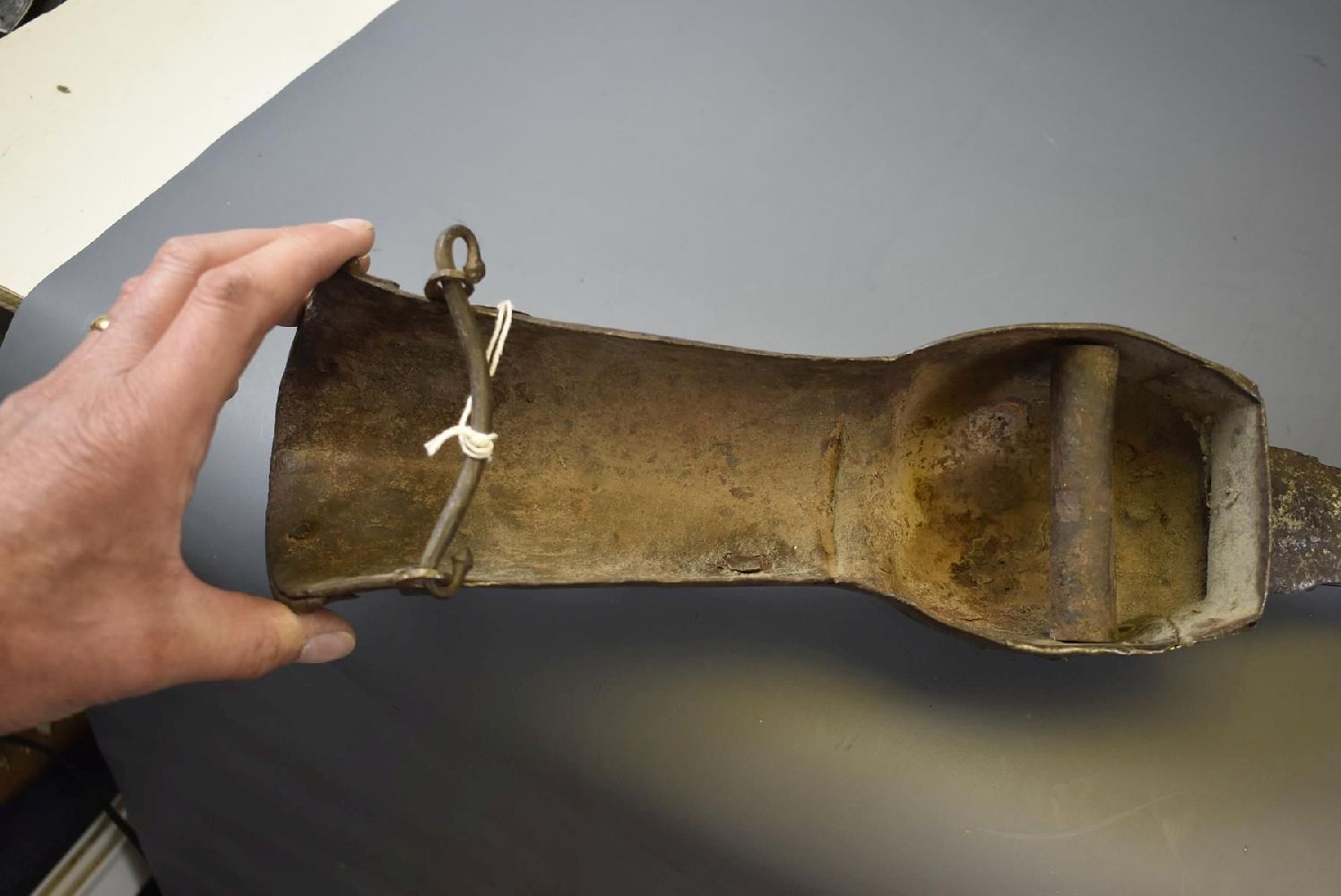 A LATE 18TH CENTURY INDIAN PATA OR SWORD, 96cm blade with riveted reinforcing straps at the forte, - Image 5 of 8