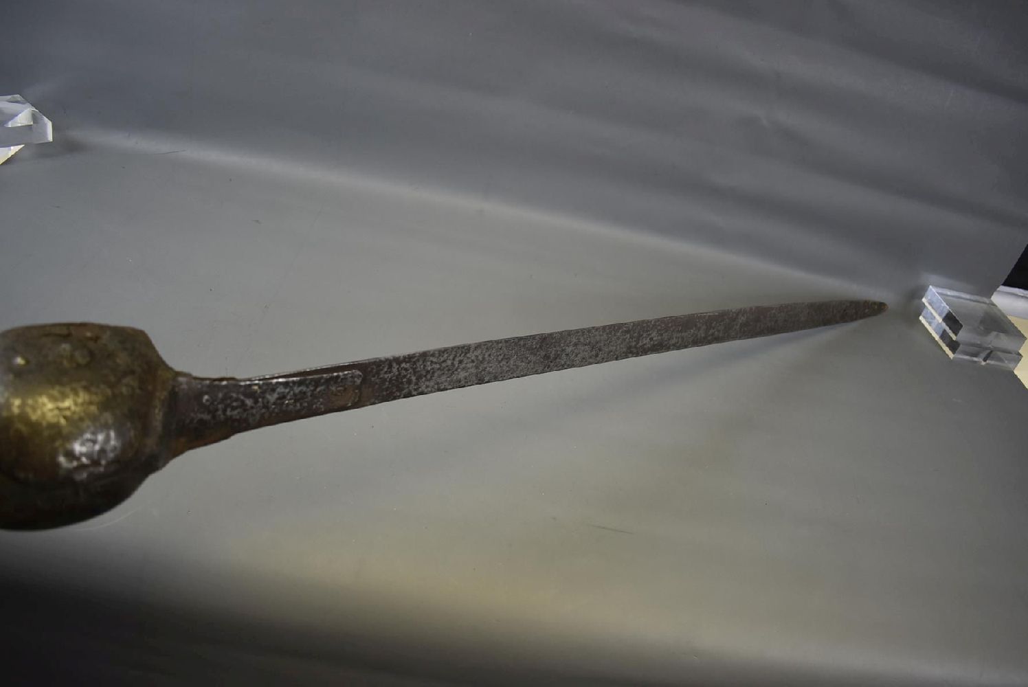 A LATE 18TH CENTURY INDIAN PATA OR SWORD, 96cm blade with riveted reinforcing straps at the forte, - Image 6 of 8