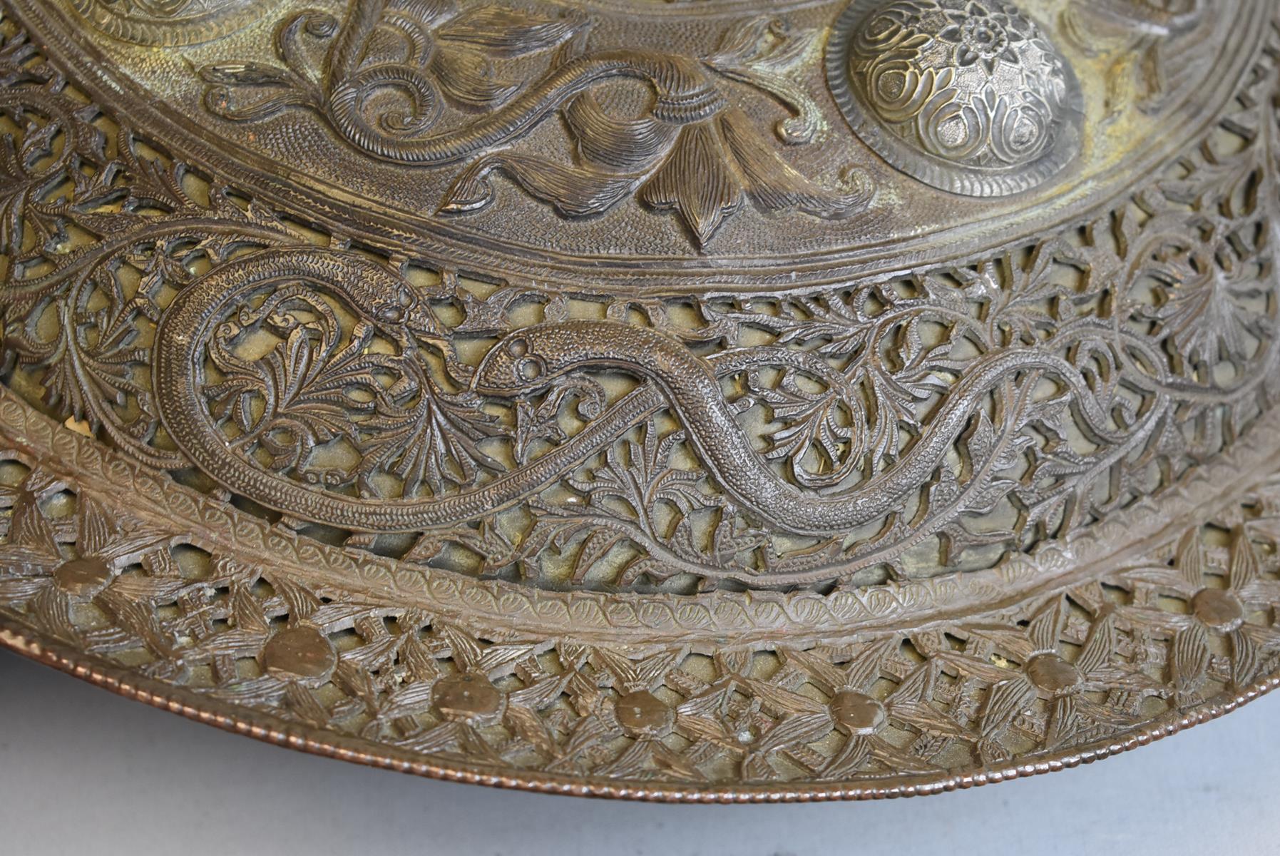 A FINE OTTOMAN DHAL OR SHIELD, 35.5cm diameter body overlaid with a finely pierced outer decorated - Image 8 of 9