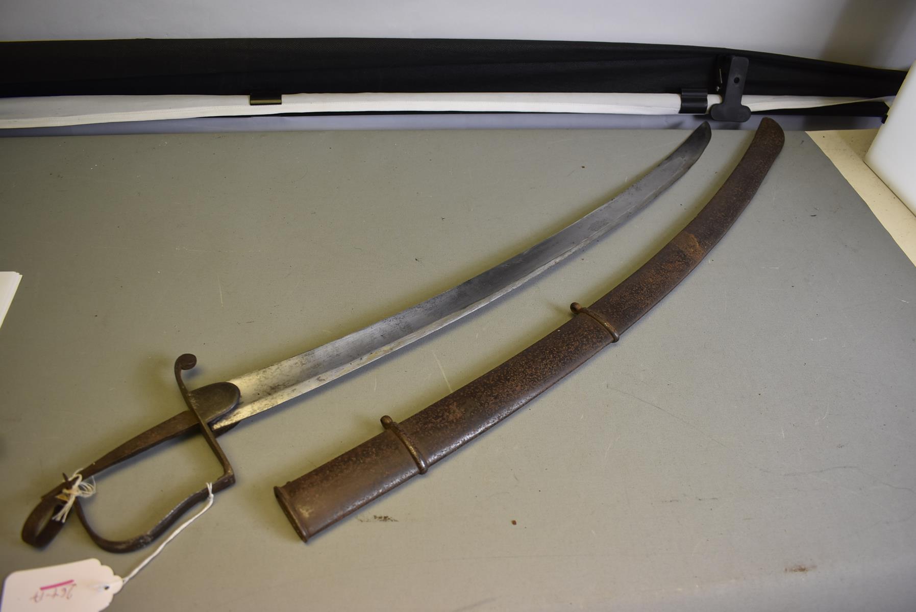 A 1796 PATTERN LIGHT CAVALRY OFFICER'S SABRE OR SWORD, 75.5cm blade, regulation steel stirrup - Image 2 of 8