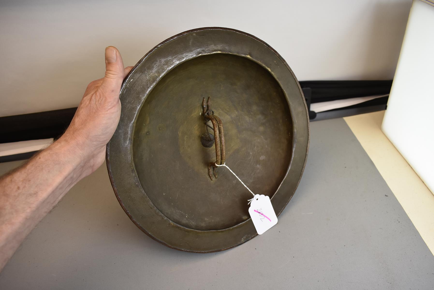 A FINE OTTOMAN DHAL OR SHIELD, 35.5cm diameter body overlaid with a finely pierced outer decorated - Image 9 of 9