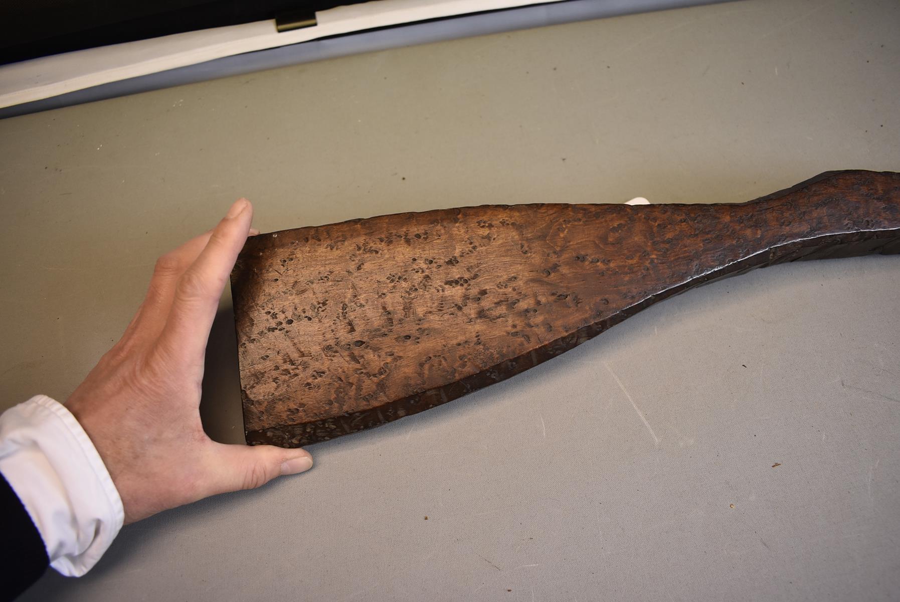 A 19TH CENTURY ROUGH HEWN GUN STOCK, of burr maple. - Image 3 of 10