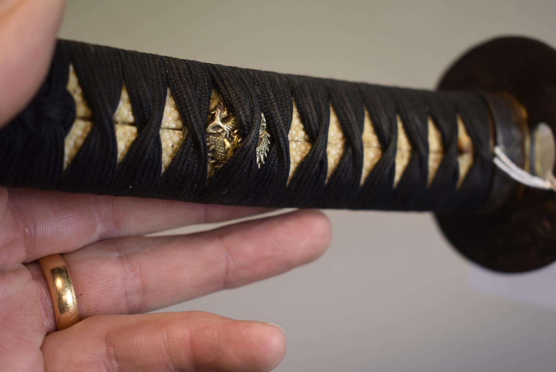 A WAKIZASHI, 48.3cm Shinto blade with three mekugi-ana, suguha hamon, itame hada, rebound tsuka with - Image 14 of 18