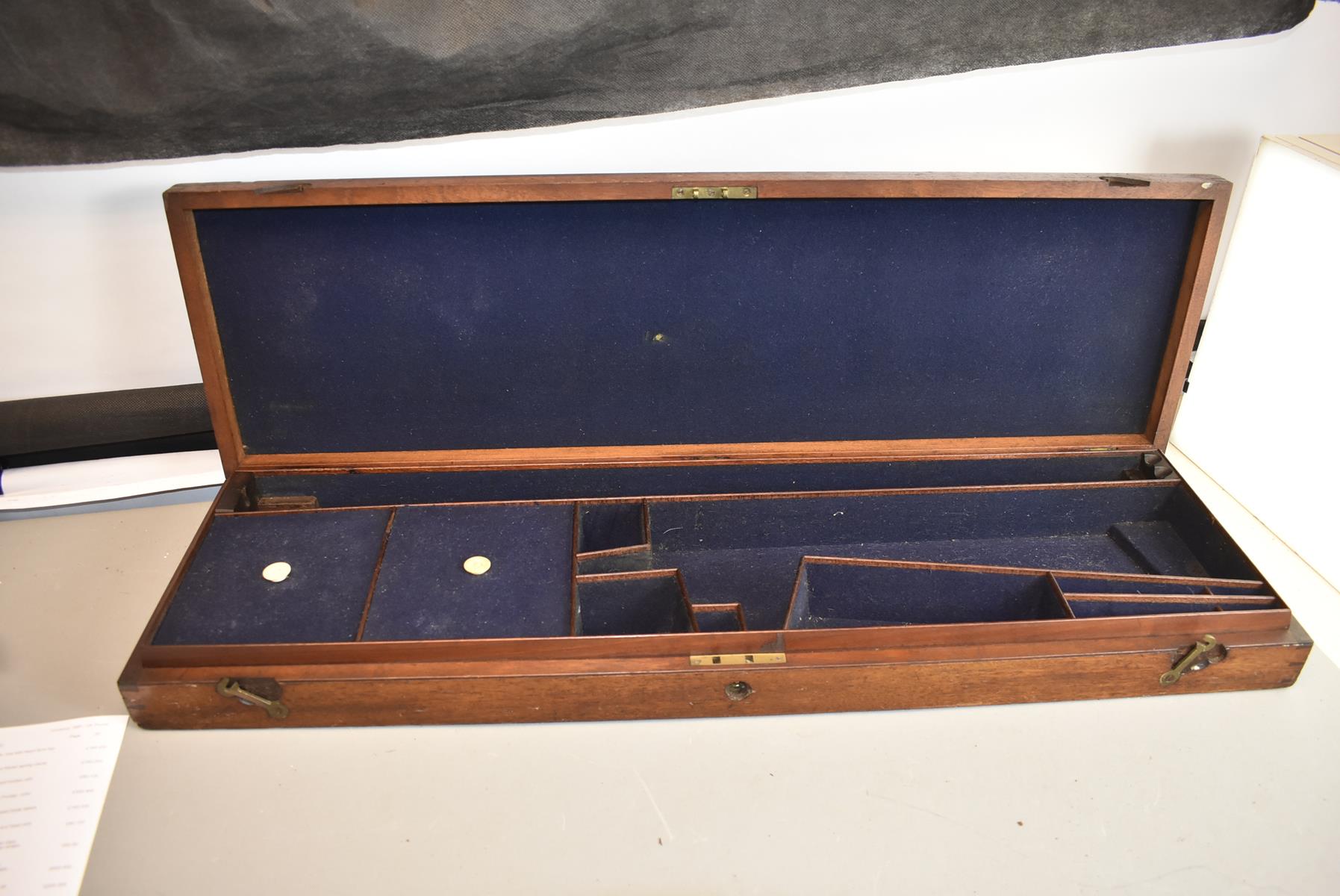 A MAHOGANY GUN CASE, the blue baize lined interior for a gun with 29.75inch barrels, probably - Image 4 of 7