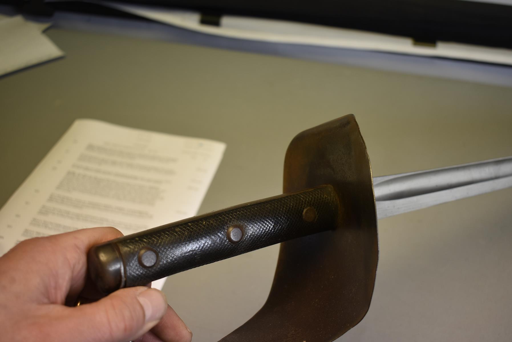 AN 1899 PATTERN CAVALRY TROOPER'S SWORD, 85cm curved fullered blade with various Ordnance dates - Image 10 of 13