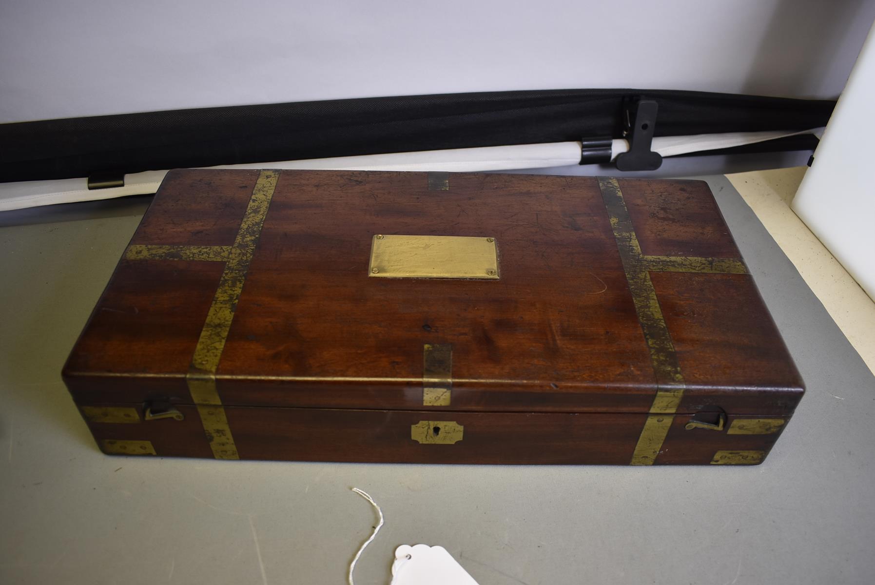 A CAMPAIGN BOX FITTED FOR A PAIR OF PISTOLS, the brass bound mahogany case with later pink velvet - Image 2 of 7