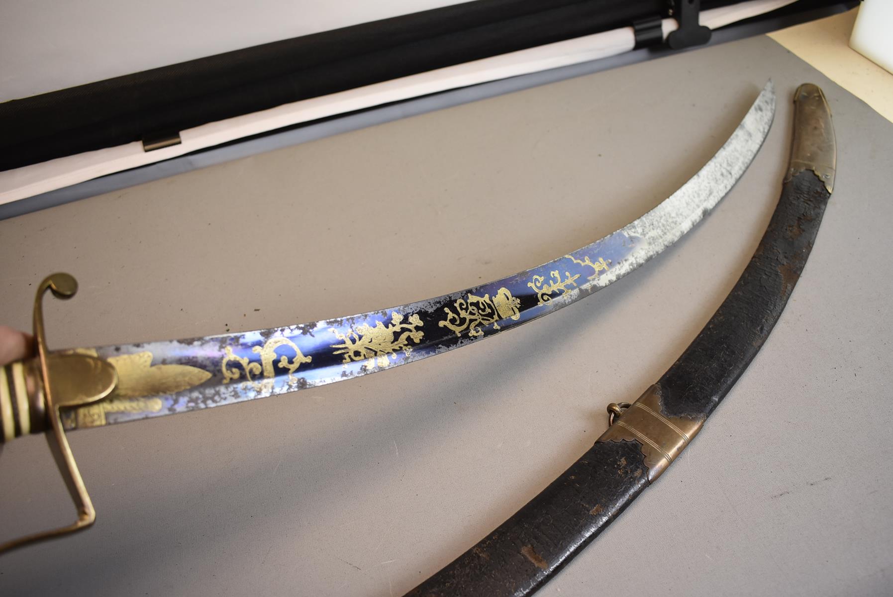 A GEORGIAN OFFICER'S SABRE, 77.5cm curved blade decorated with scrolling foliage, stands of arms, - Image 3 of 15