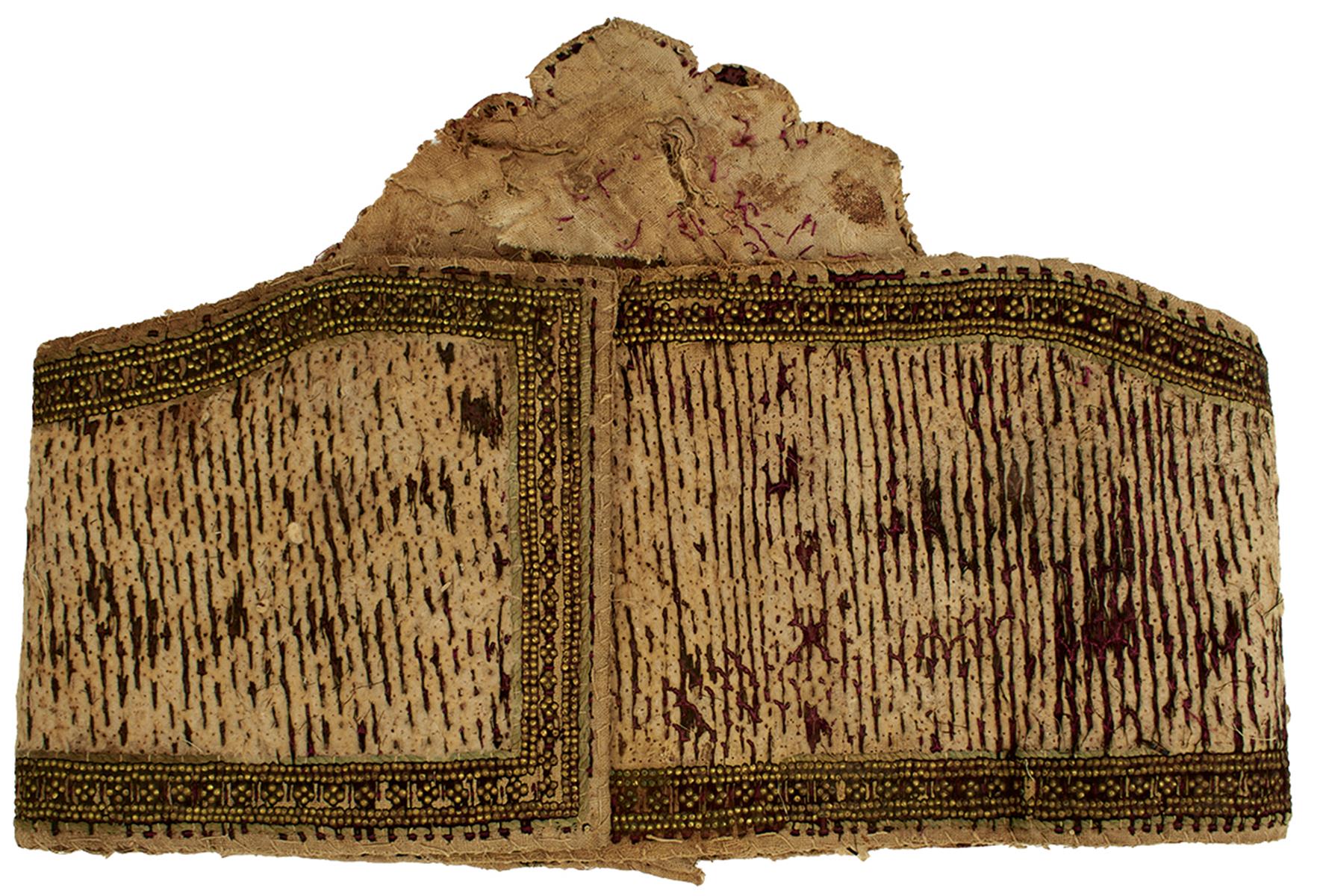 A VERY RARE 19TH CENTURY INDIAN RAJPUT FABRIC BODY ARMOUR, of characteristic cummerbund form, the - Image 2 of 15