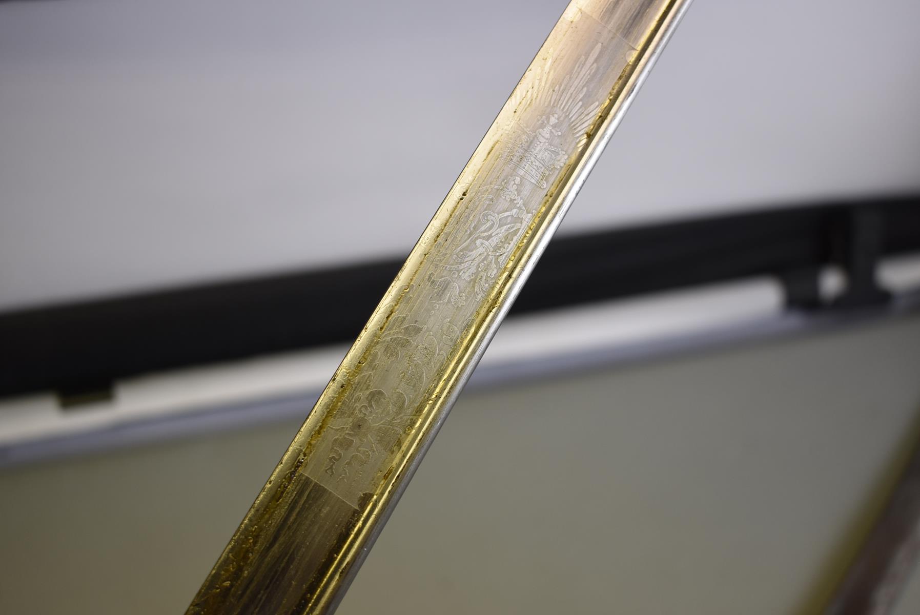 A CLEAN 1821 PATTERN HEAVY CAVALRY OFFICER'S SWORD, 89.5cm bright pipe backed blade with spear point - Image 5 of 11