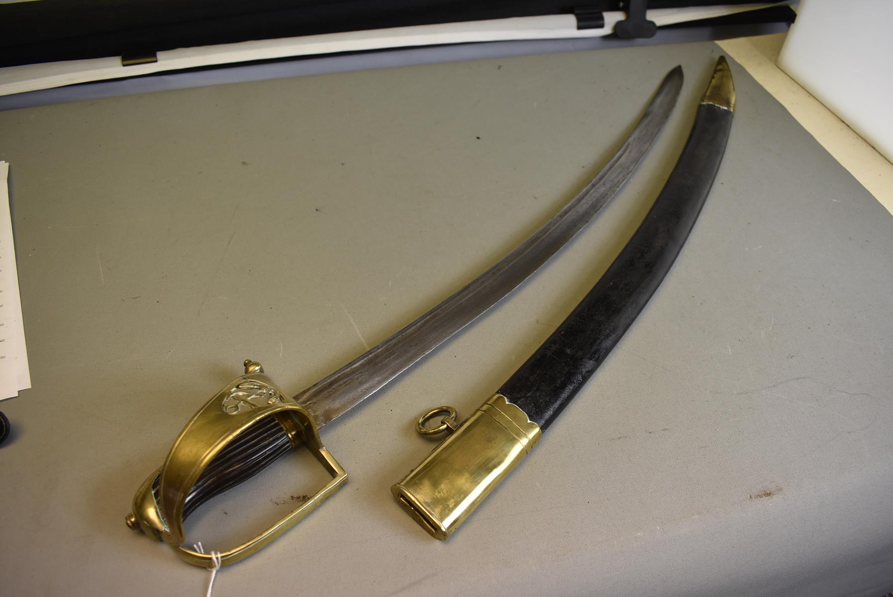 AN EARLY 19TH CENTURY FRENCH NAVAL OFFICER'S HANGER OR SWORD, 66.5cm curved fullered blade struck - Image 2 of 7