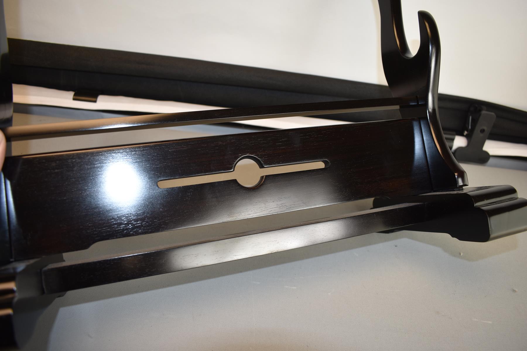 A FINELY MADE MODERN JAPANESE SWORD STAND OF KAKE, built from polished hardwood and designed to - Image 3 of 5