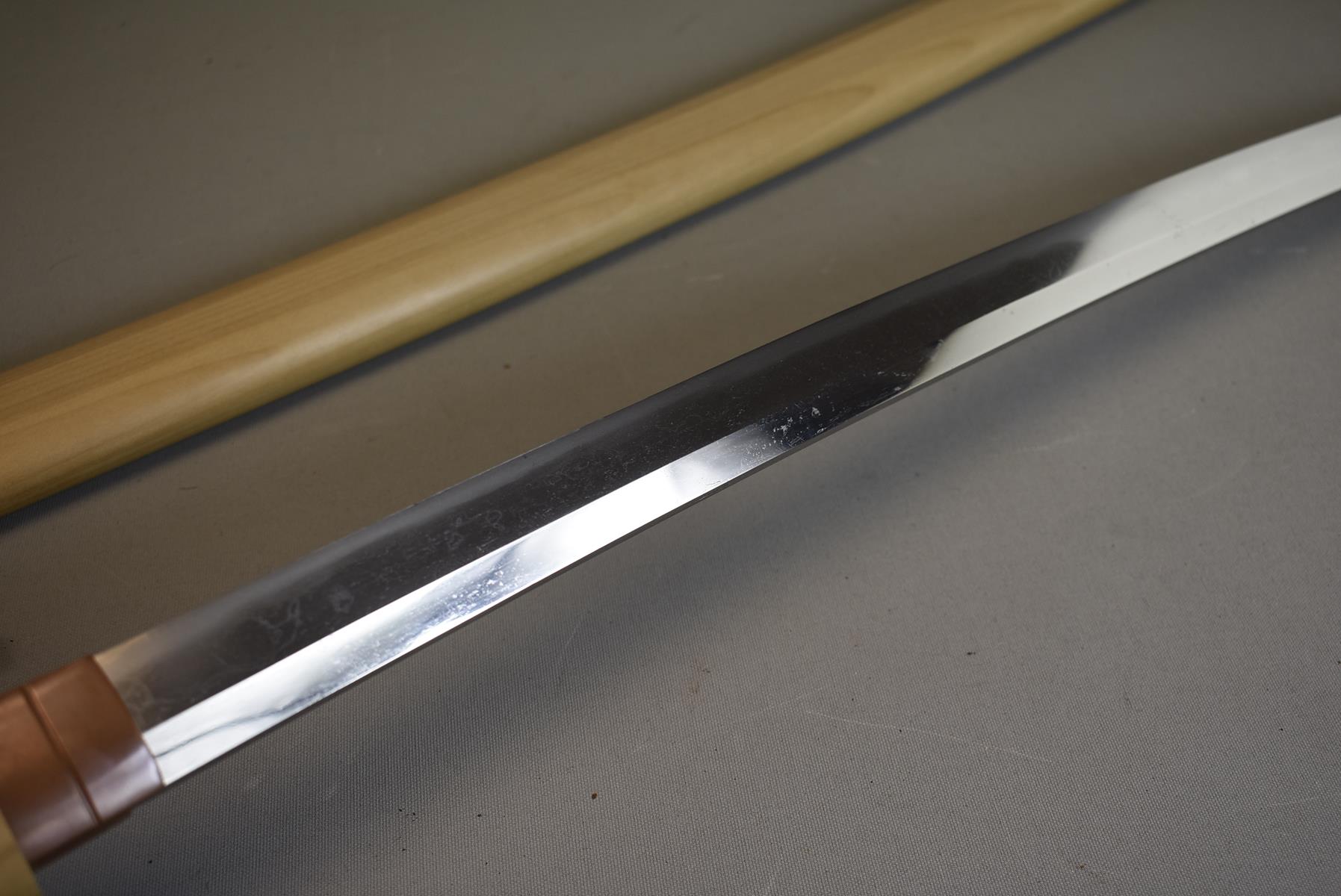 A KATANA BLADE, 65.6cm long, Shinto, two mekugi-ana, ubu, midare hamon with sunagashi, masame - Image 6 of 10