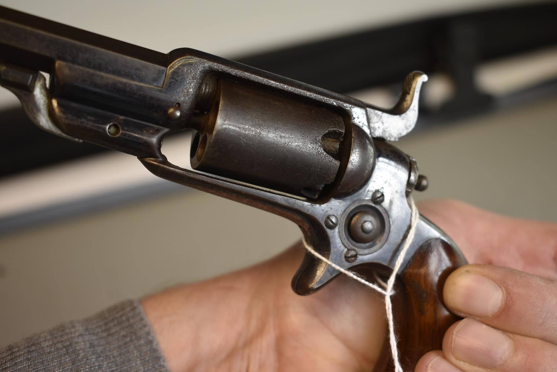 A .28 CALIBRE FIVE-SHOT PERCUSSION COLT ROOT POCKET REVOLVER, 3.5inch sighted octagonal barrel - Image 4 of 9