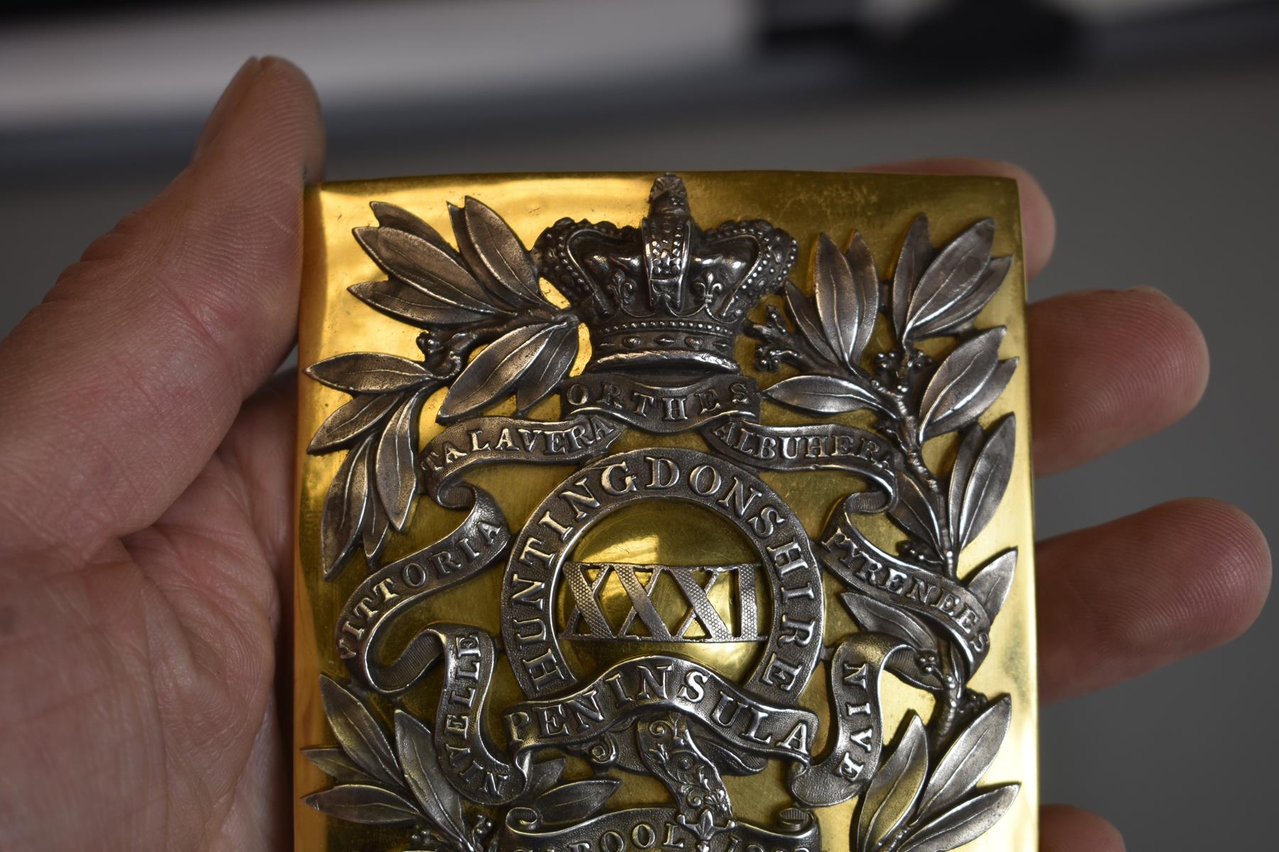 A 31ST REGIMENT OF FOOT (HUNTINGDONSHIRE) OFFICER'S SHOULDER BELT PLATE, the gilt plate applied with - Image 3 of 7