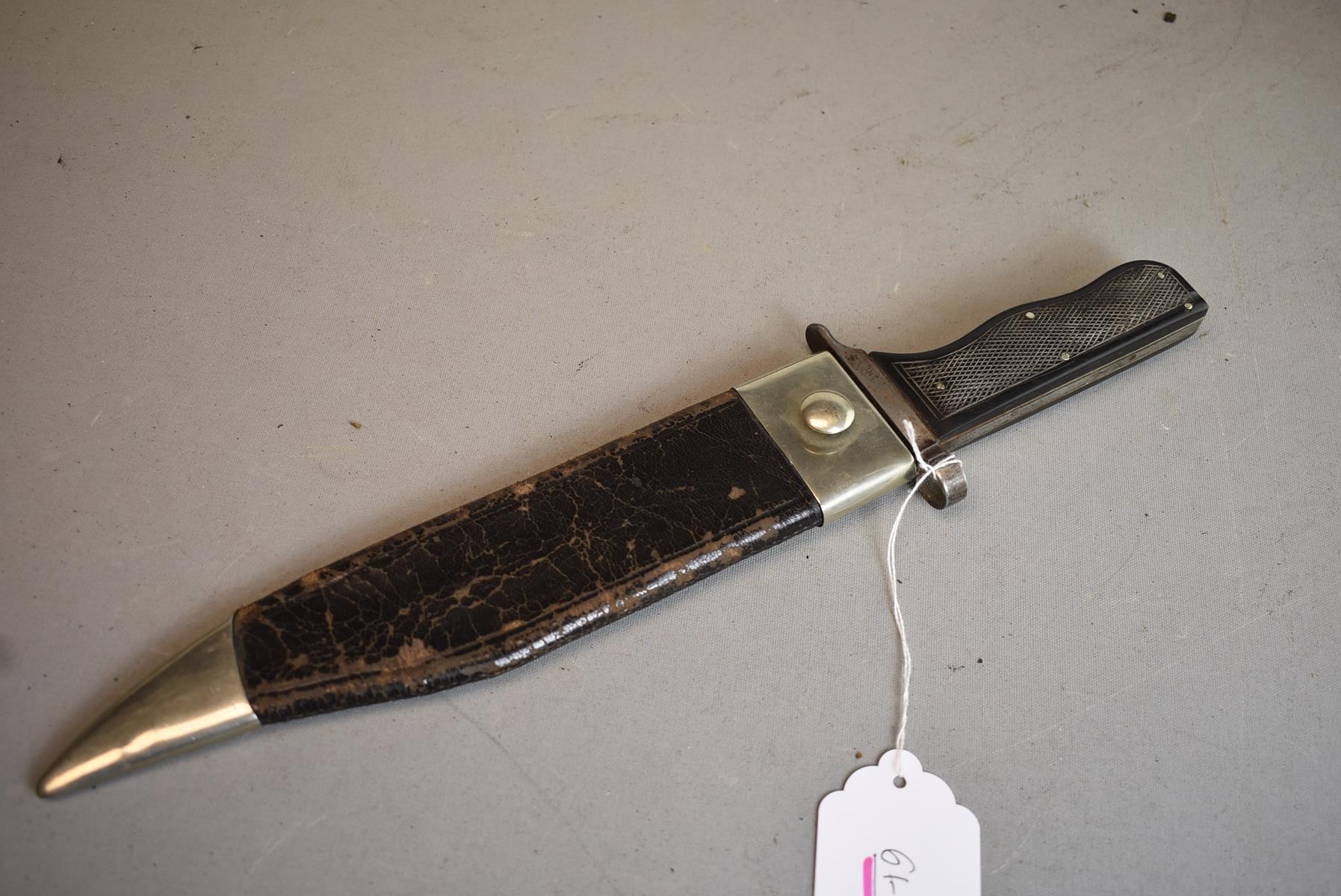 A SCARCE BAYONET BOWIE KNIFE, 25.5cm clipped back blade etched with scrolling foliage to the left - Image 2 of 9