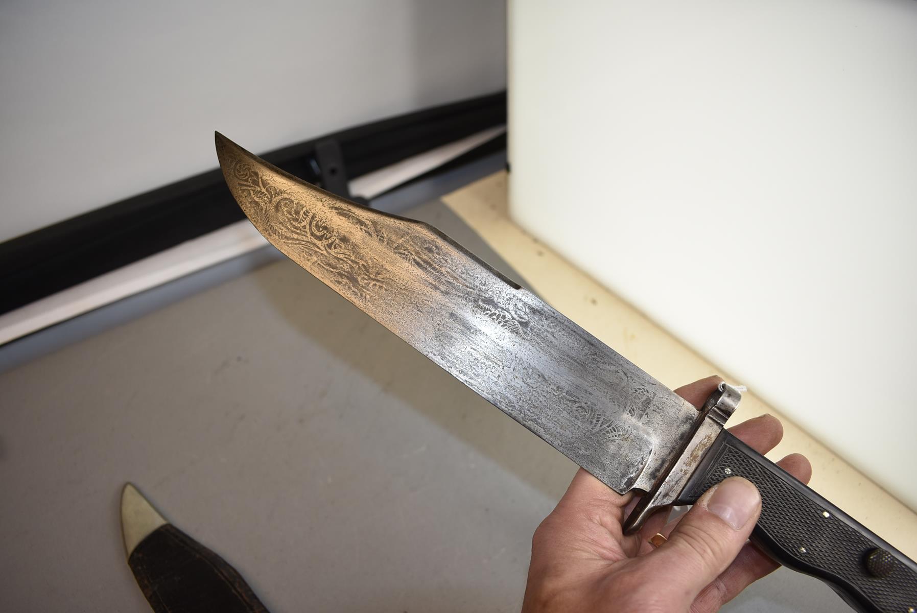 A SCARCE BAYONET BOWIE KNIFE, 25.5cm clipped back blade etched with scrolling foliage to the left - Image 8 of 9