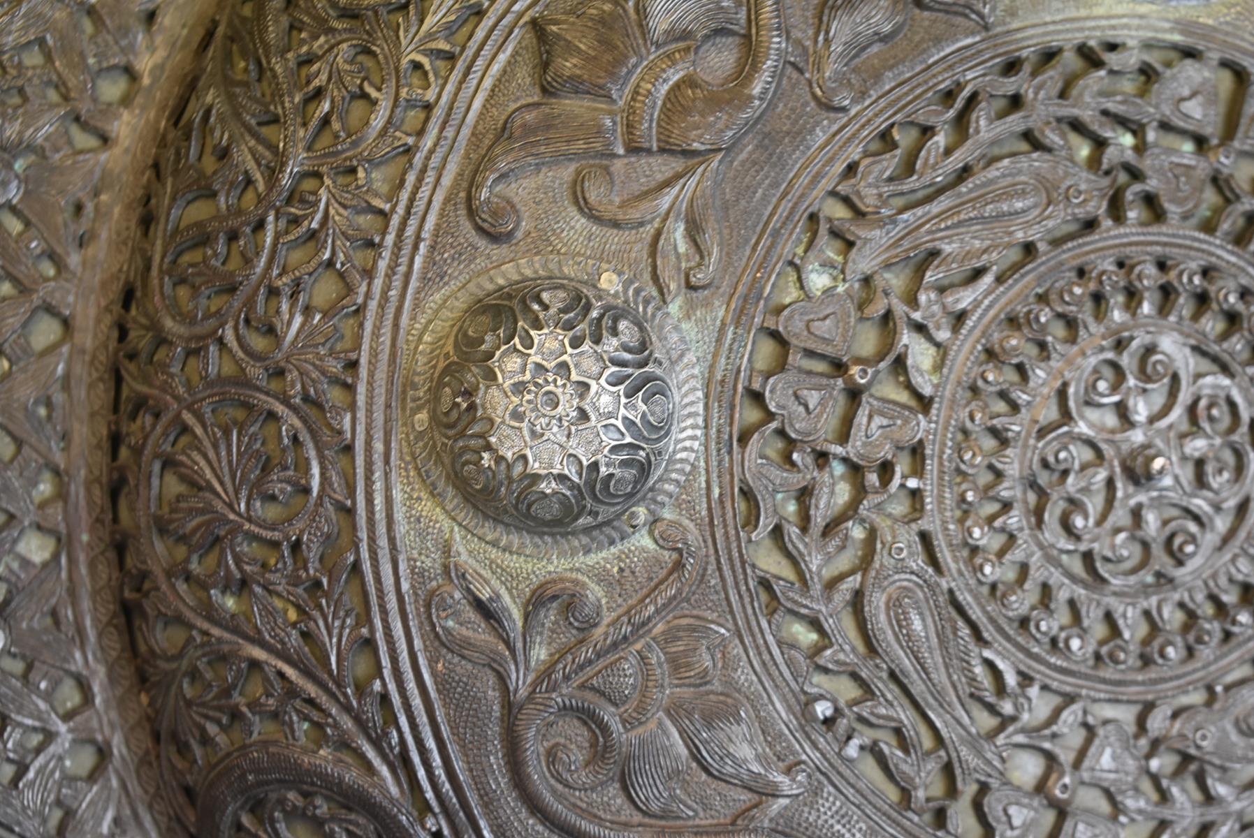 A FINE OTTOMAN DHAL OR SHIELD, 35.5cm diameter body overlaid with a finely pierced outer decorated - Image 5 of 9