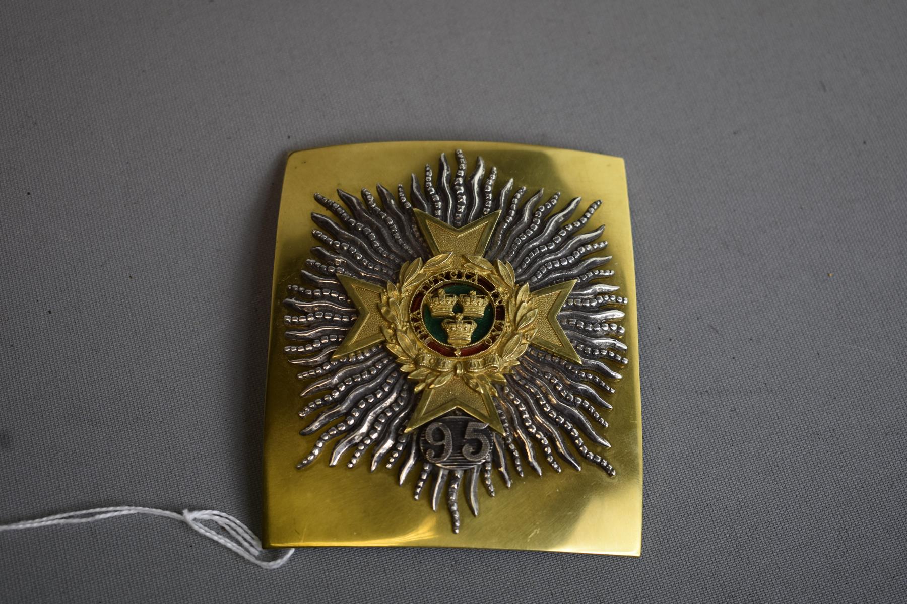 A 95TH REGIMENT OF FOOT (DERBYSHIRE) OFFICER'S SHOULDER BELT PLATE, the gilt plate applied with a - Image 2 of 7