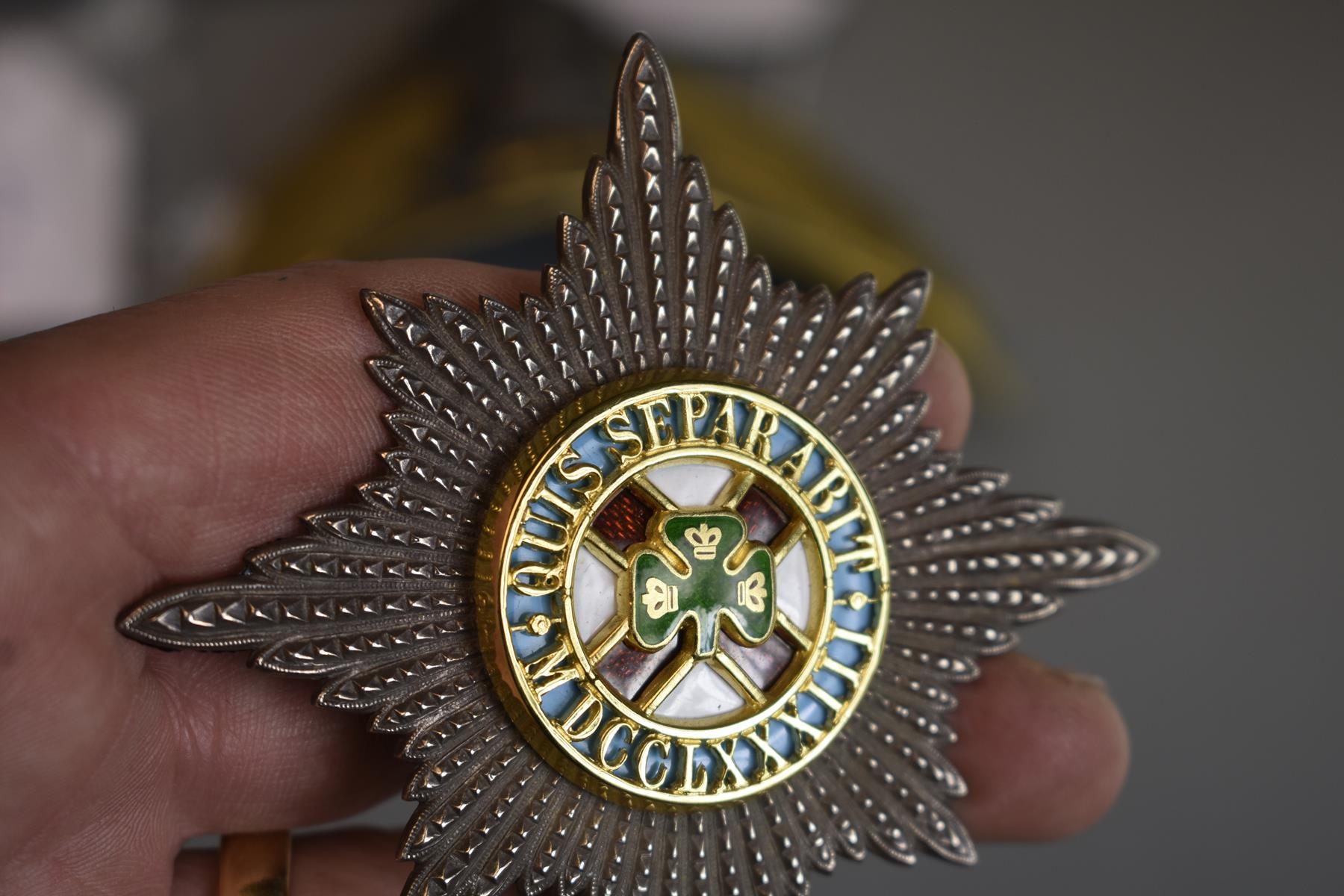 AN IRISH GUARDS FOUNDING OFFICER'S SABRETACHE POUCH BADGE, the faceted rayed silver star, hallmarked - Image 3 of 6