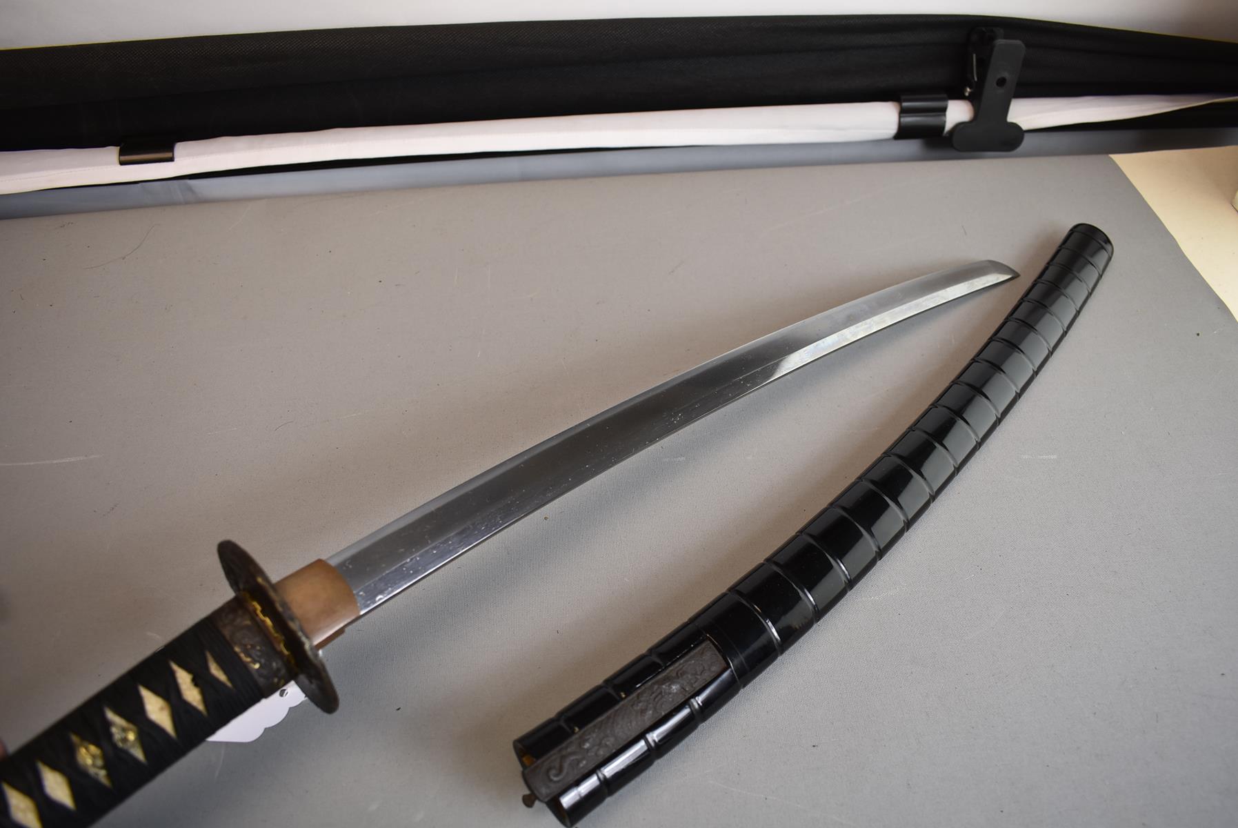 A WAKIZASHI, 48.3cm Shinto blade with three mekugi-ana, suguha hamon, itame hada, rebound tsuka with - Image 5 of 18