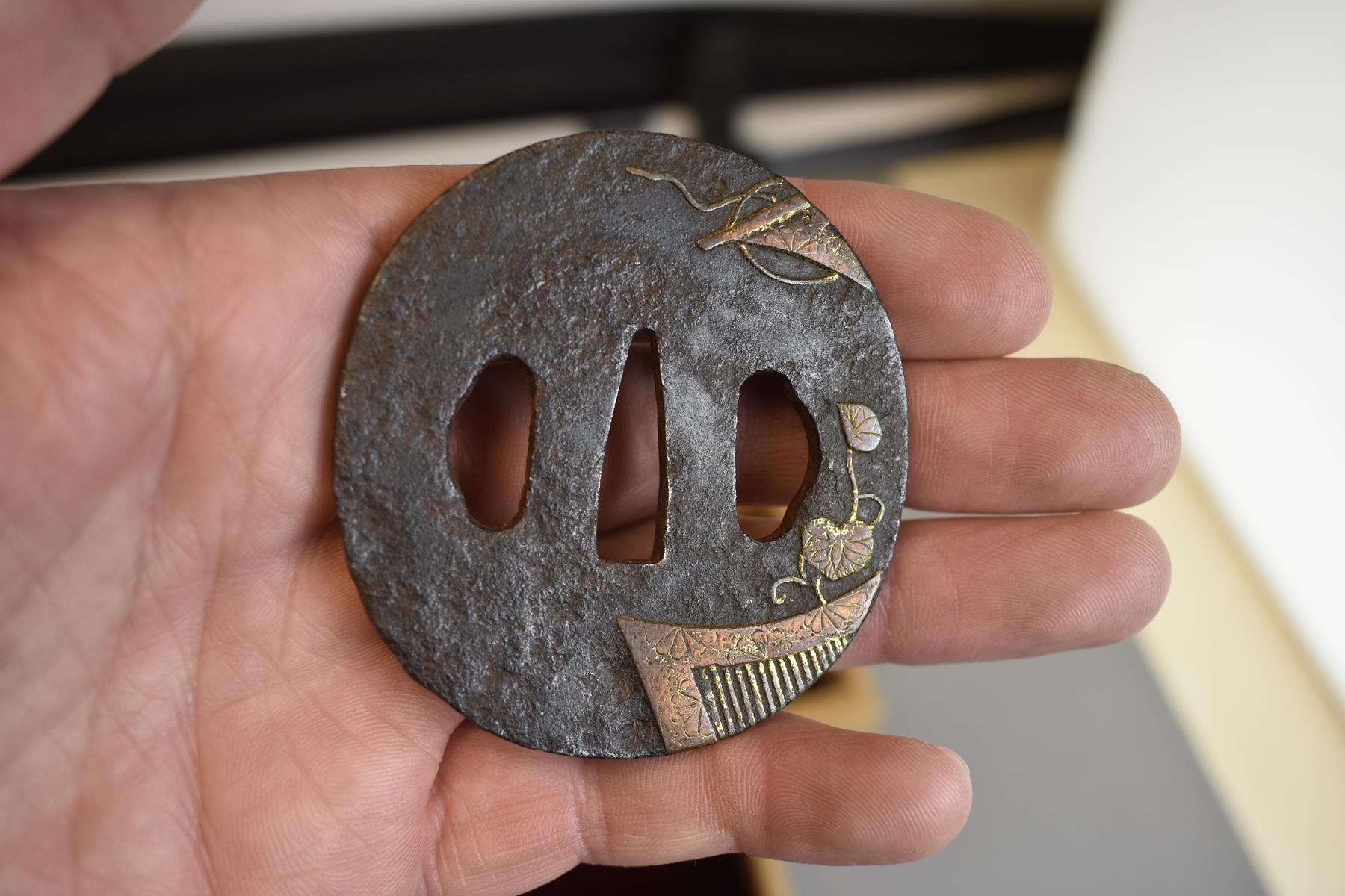 THREE CIRCULAR IRON TSUBA, the first chiselled with a landscape, soft metal details, the second with - Bild 7 aus 8