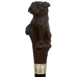A GOOD LATE 19TH/EARLY 20TH CENTURY WALKING STICK WITH ARTICULATED CARVED WOOD HANDLE IN THE FORM OF