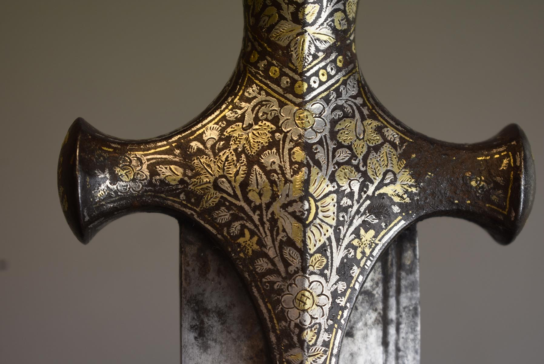 A LATE 17TH CENTURY INDIAN TULWAR, 87.75cm triple fullered curved blade, characteristic hilt - Image 8 of 13