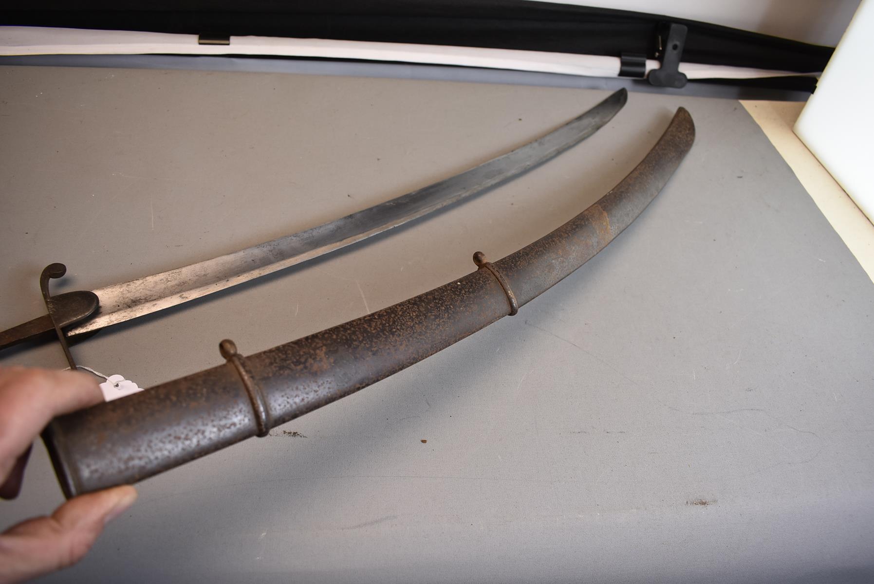 A 1796 PATTERN LIGHT CAVALRY OFFICER'S SABRE OR SWORD, 75.5cm blade, regulation steel stirrup - Image 7 of 8