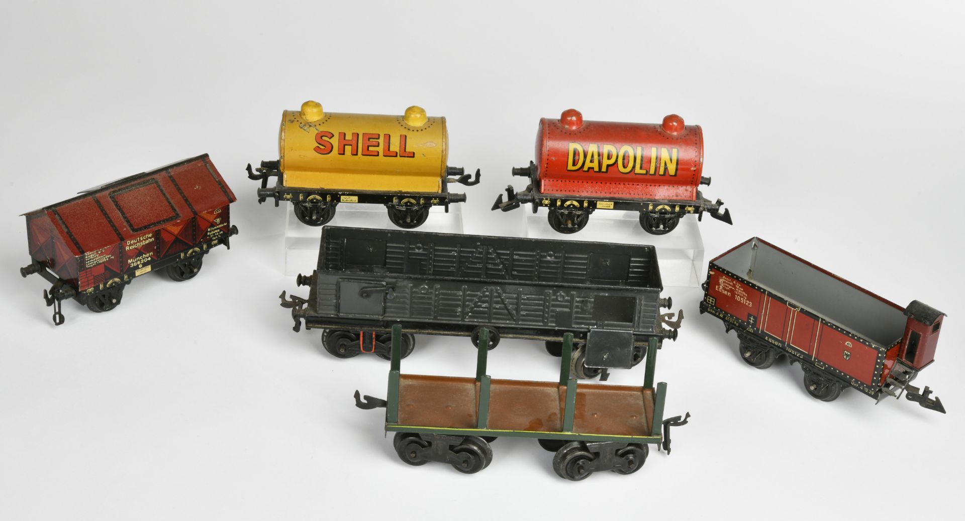 Bing, freight-/ tank wagons, Germany pw, Spur 0, tin, part. paint d., C 1-3