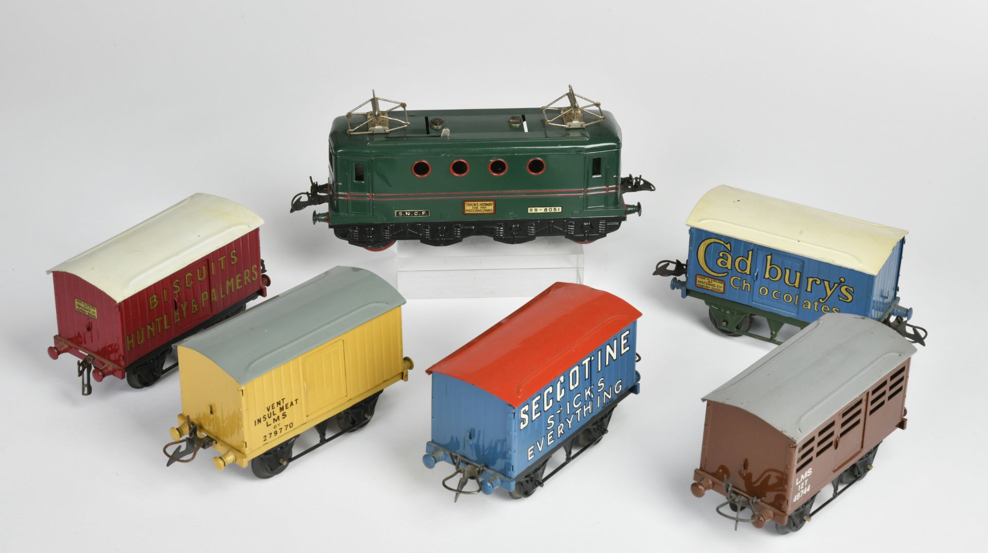 Hornby, E-locomotive SNCF 8051 + 5 wagons, England, Spur 0, tin, min. paint d., C 1-2