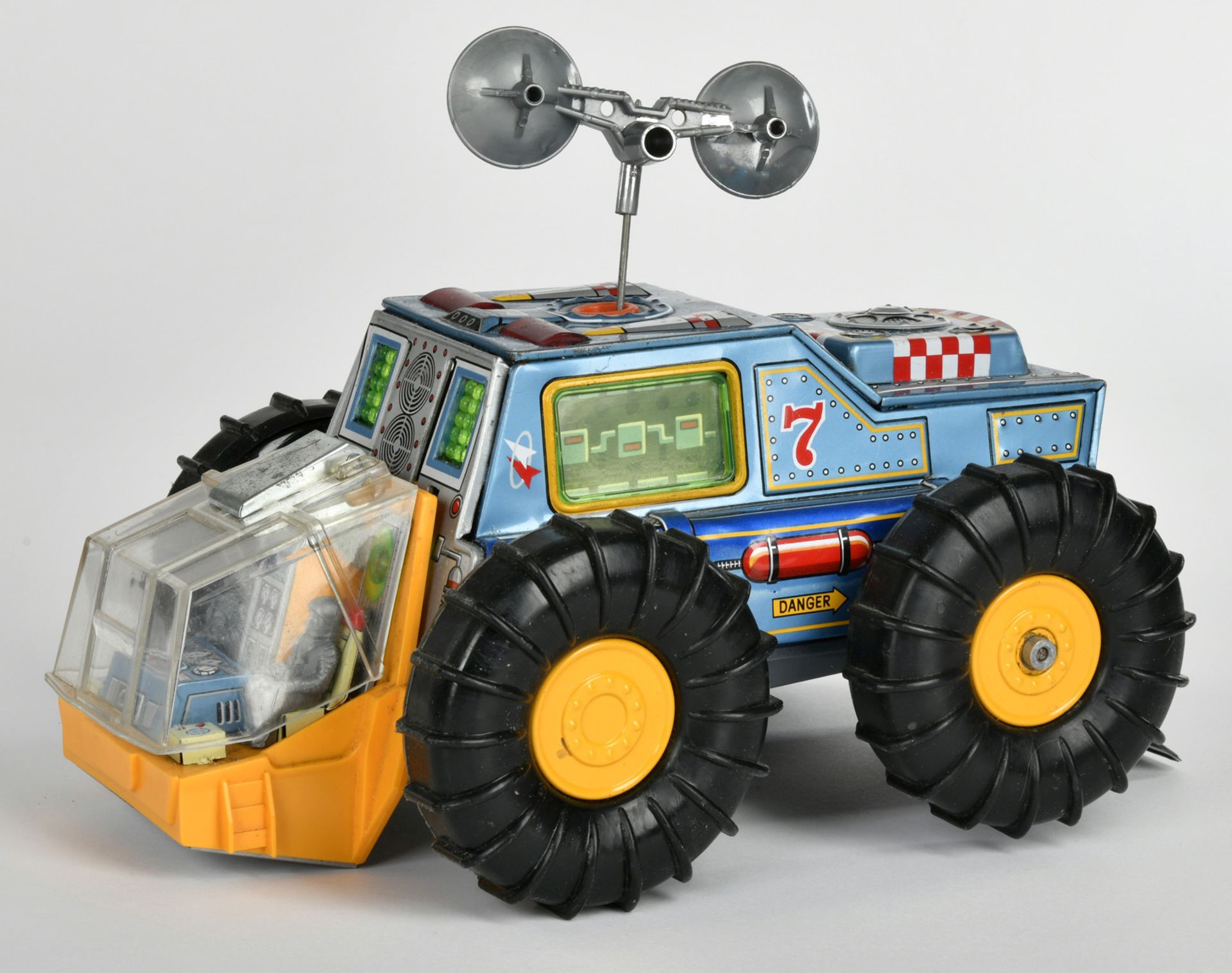 Alps, moon vehicle, Japan, 25 cm, tin, bat. drive ok, paint d., C 2- - Image 2 of 3