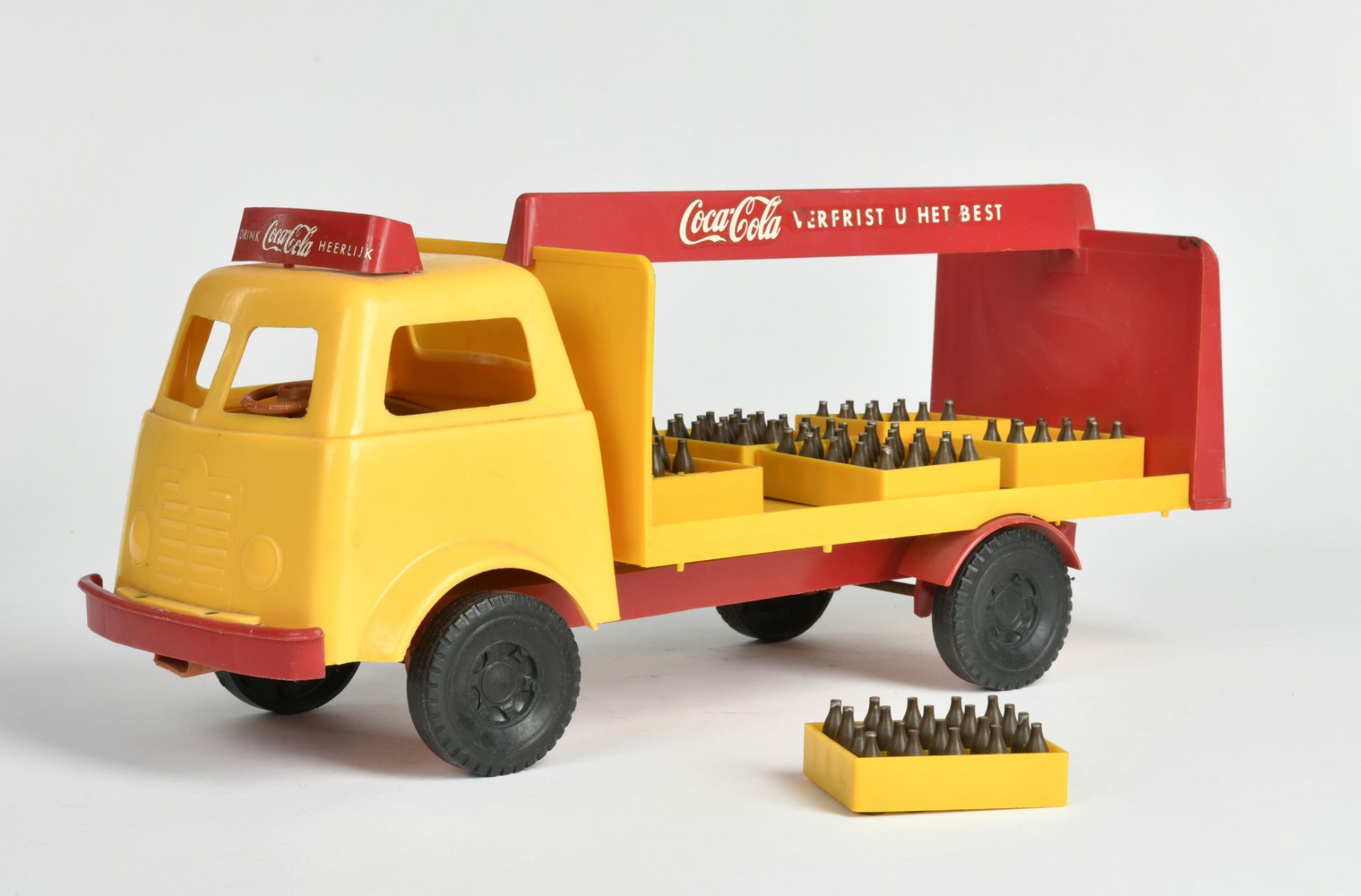 Schildkröt, Coca Cola truck, 38 cm, plastic, with bottles, min. paint d.