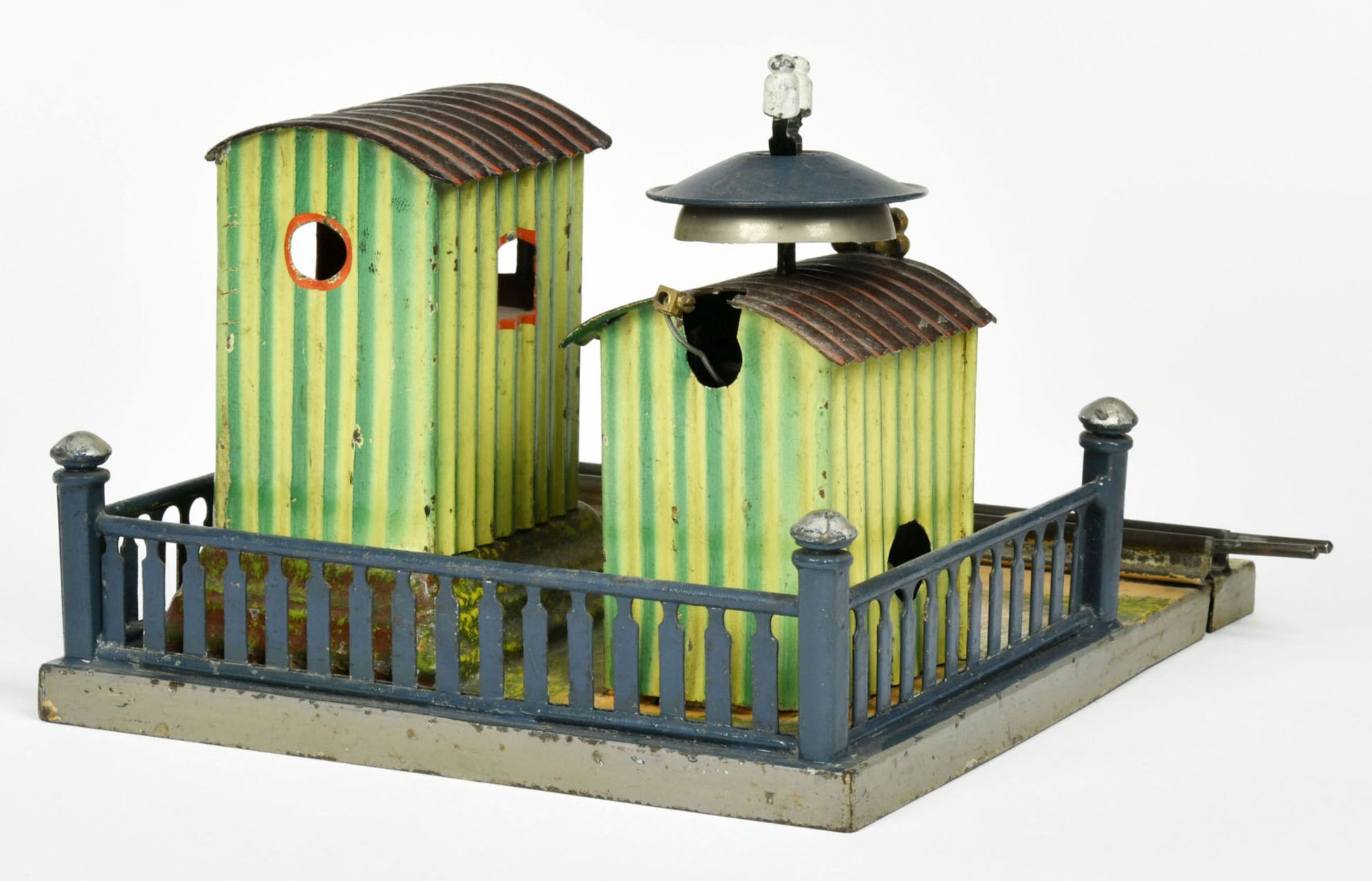 Märklin, Gate Keeper's House with bell box 2172/1, Germany pw, 17x24cm, tin, paint d., roof + - Image 3 of 3