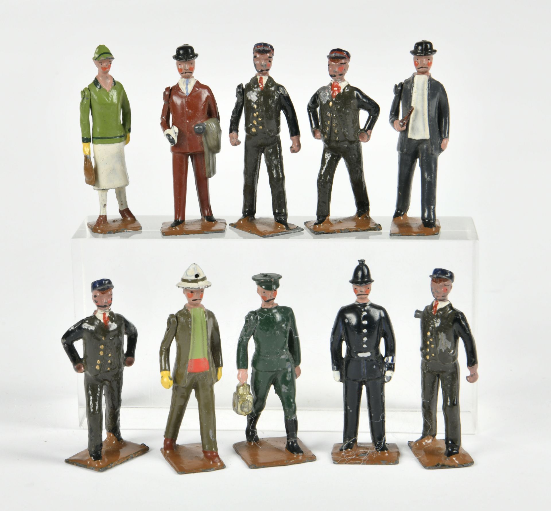 Britains, 10 railway figures, England, 6 cm, diecast, 1 arm missing, otherwise good