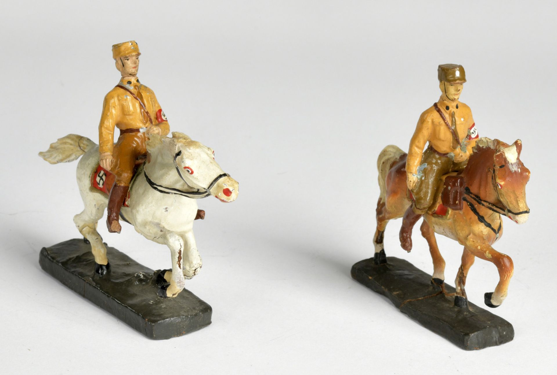 Elastolin, 2 SA Horseman, Germany pw, composite, min. paint d., white horse part. refinished, C 2 - Image 2 of 2