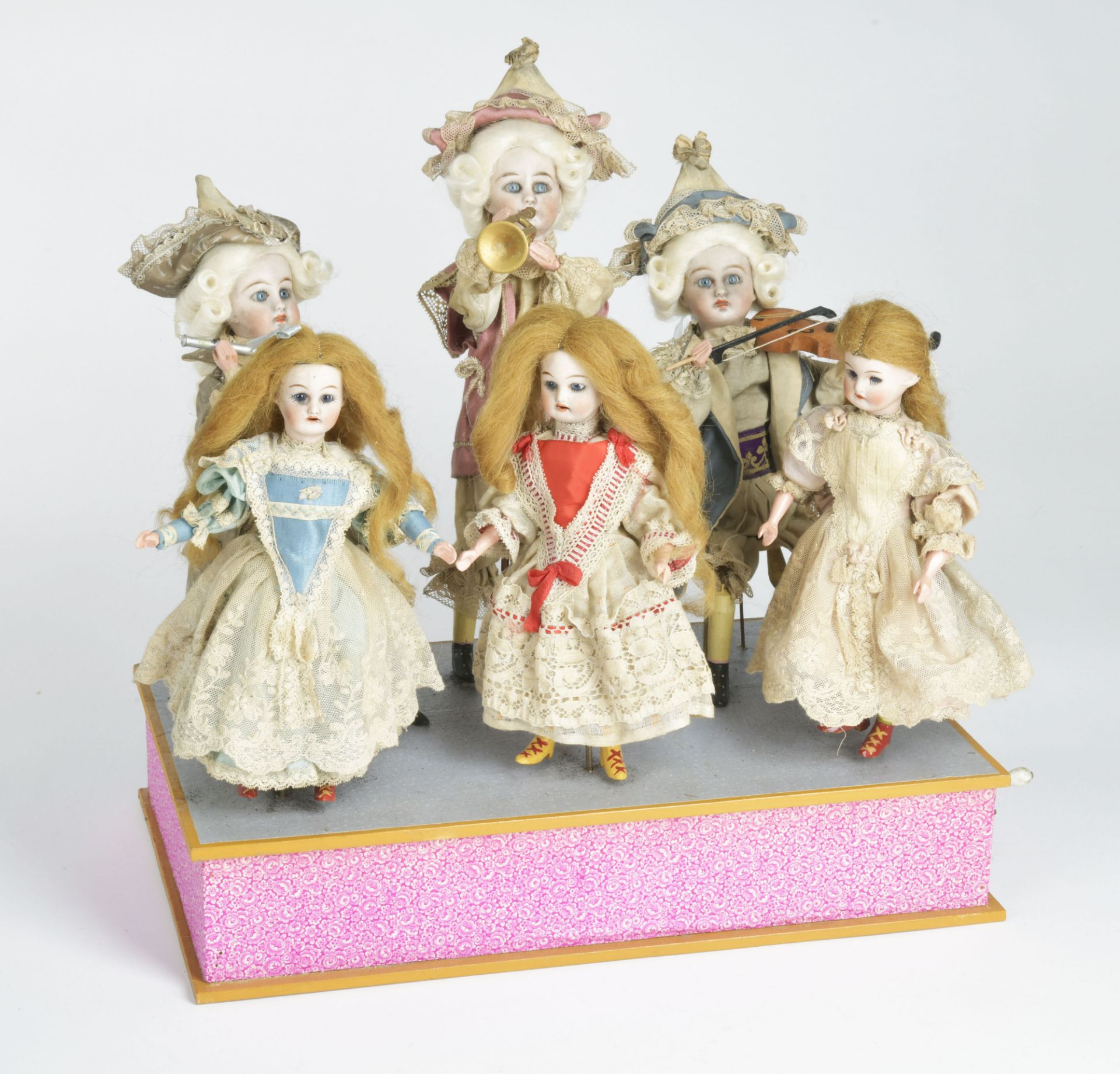 Dancing dolls machine, prob. Zinner, Germany, drive & music ok, 40x42cm, min. traces of age, box