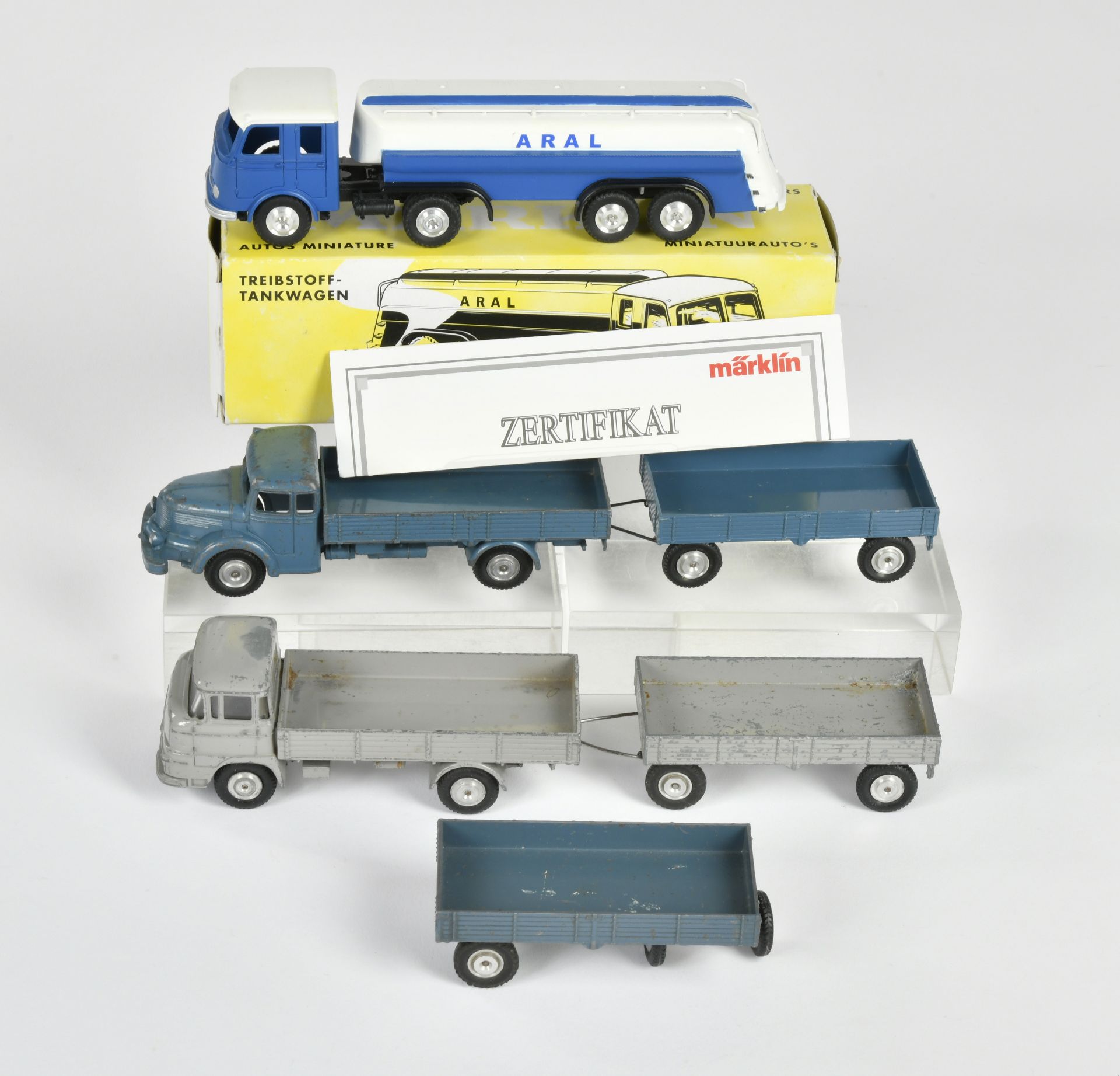Märklin, 2 trucks, 3 trailer + tank truck (replica), 1:43, diecast, paint d., C 3/3-