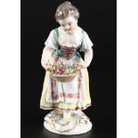 Meissen Gärtnerkind mit Blumenkorb 1.Wahl, gardeners child with basket,