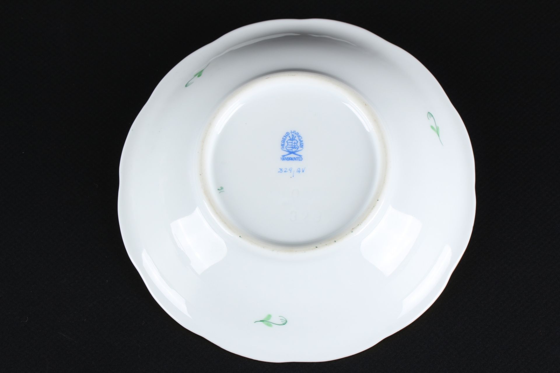 Herend AV Apponyi Vert 19-teiliges Zierporzellan, porcelain bowls, plates, vases, - Bild 6 aus 6