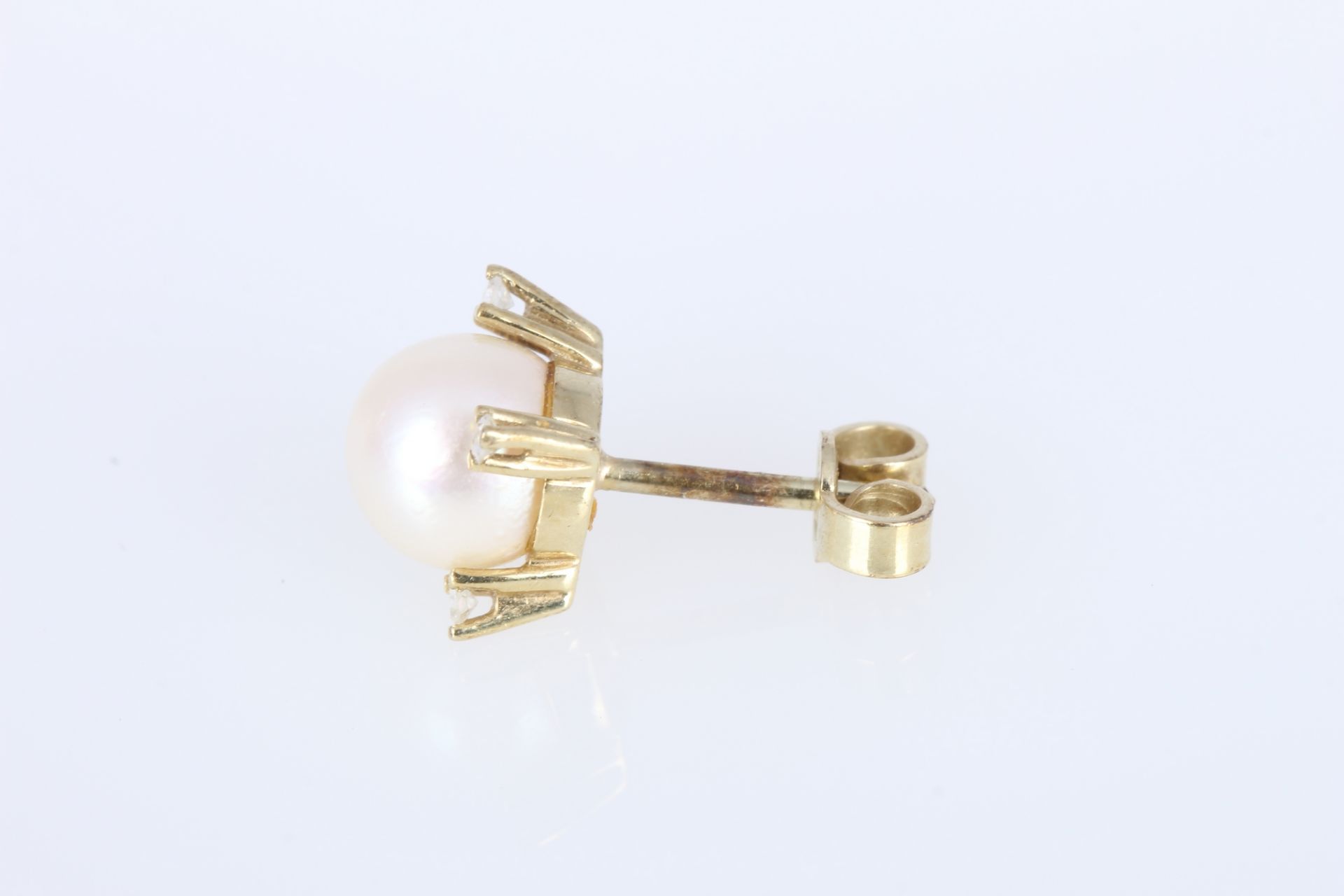 585 Gold Ohrstecker mit Perle und Brillanten, 14K gold ear studs with pearls and diamonds, - Bild 3 aus 4