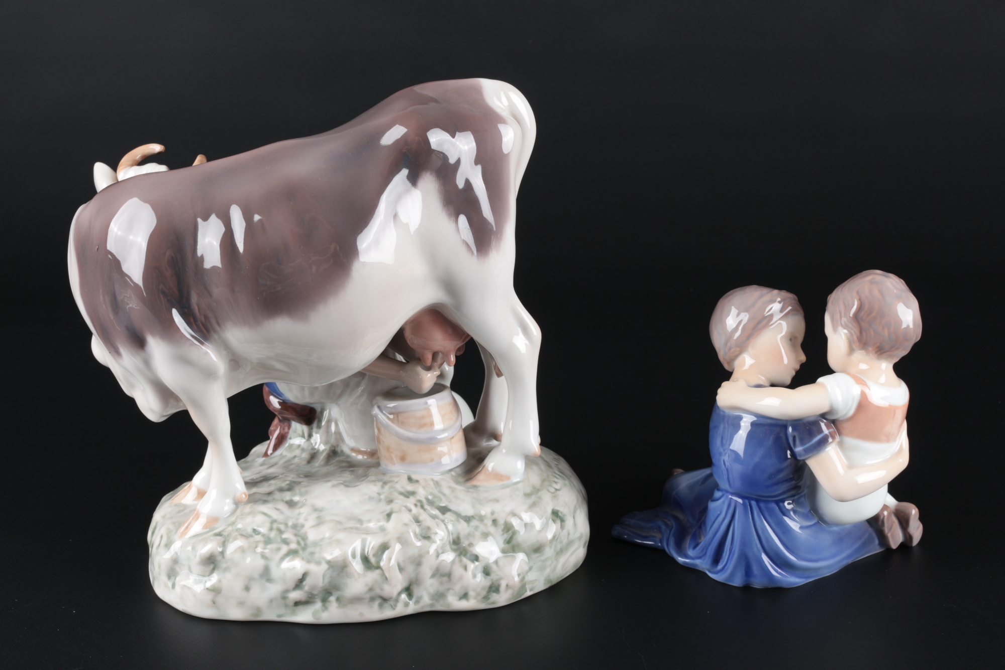 Bing & Gröndahl 2 Figurengruppen Milchbäuerin und Kinderpaar, porcelain figures, - Image 4 of 6