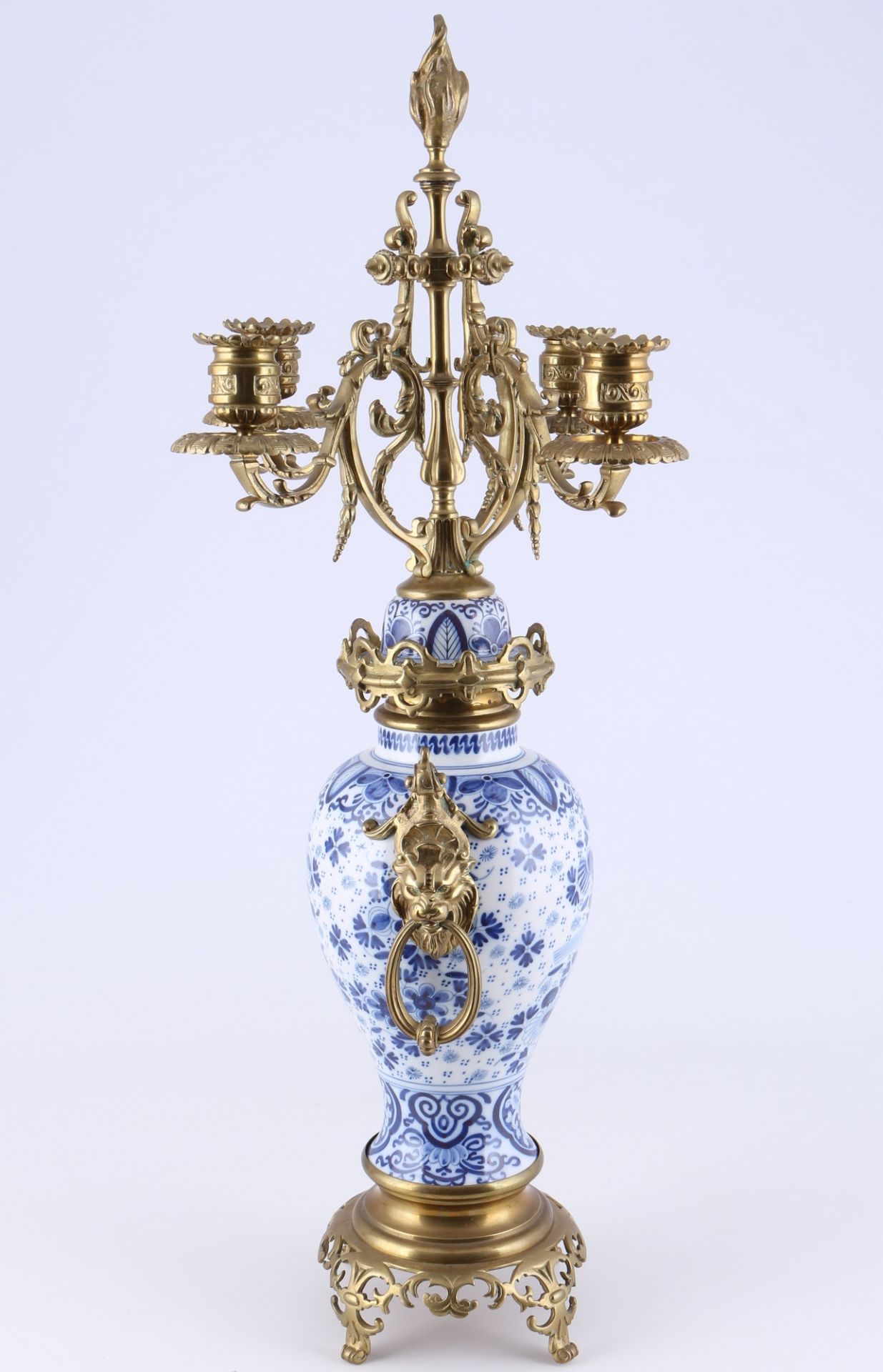Drachen Vasenuhr mit Leuchterpaar um 1900, french porcelain mantel clock set around 1900, - Bild 7 aus 7