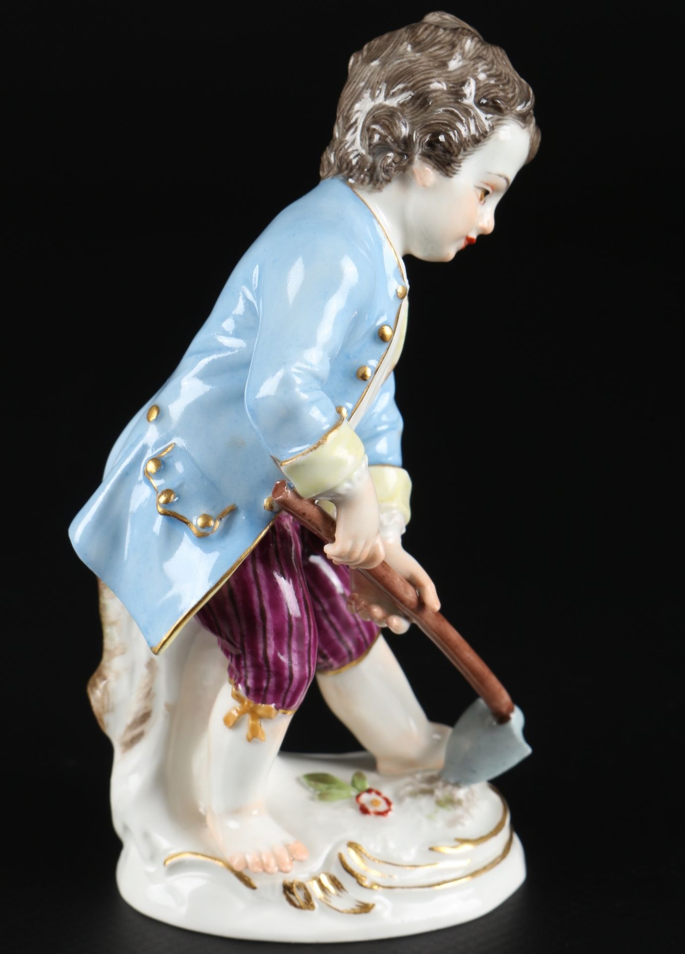 Meissen Gärtnerkind mit Hacke 1.Wahl, gardeners child with hoe, - Bild 4 aus 5