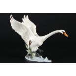 Hutschenreuther einfallender Schwan, landing swan,