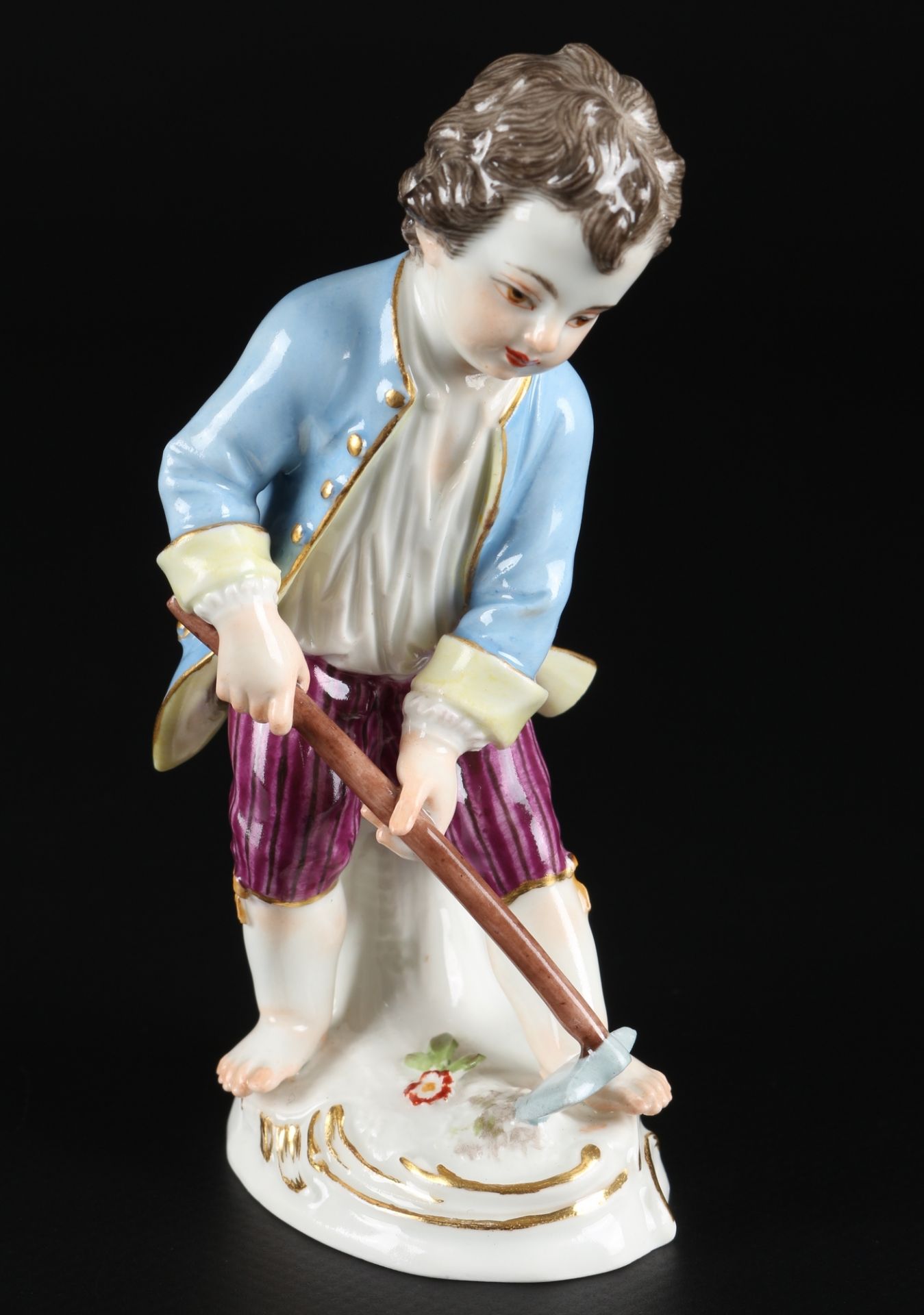 Meissen Gärtnerkind mit Hacke 1.Wahl, gardeners child with hoe,