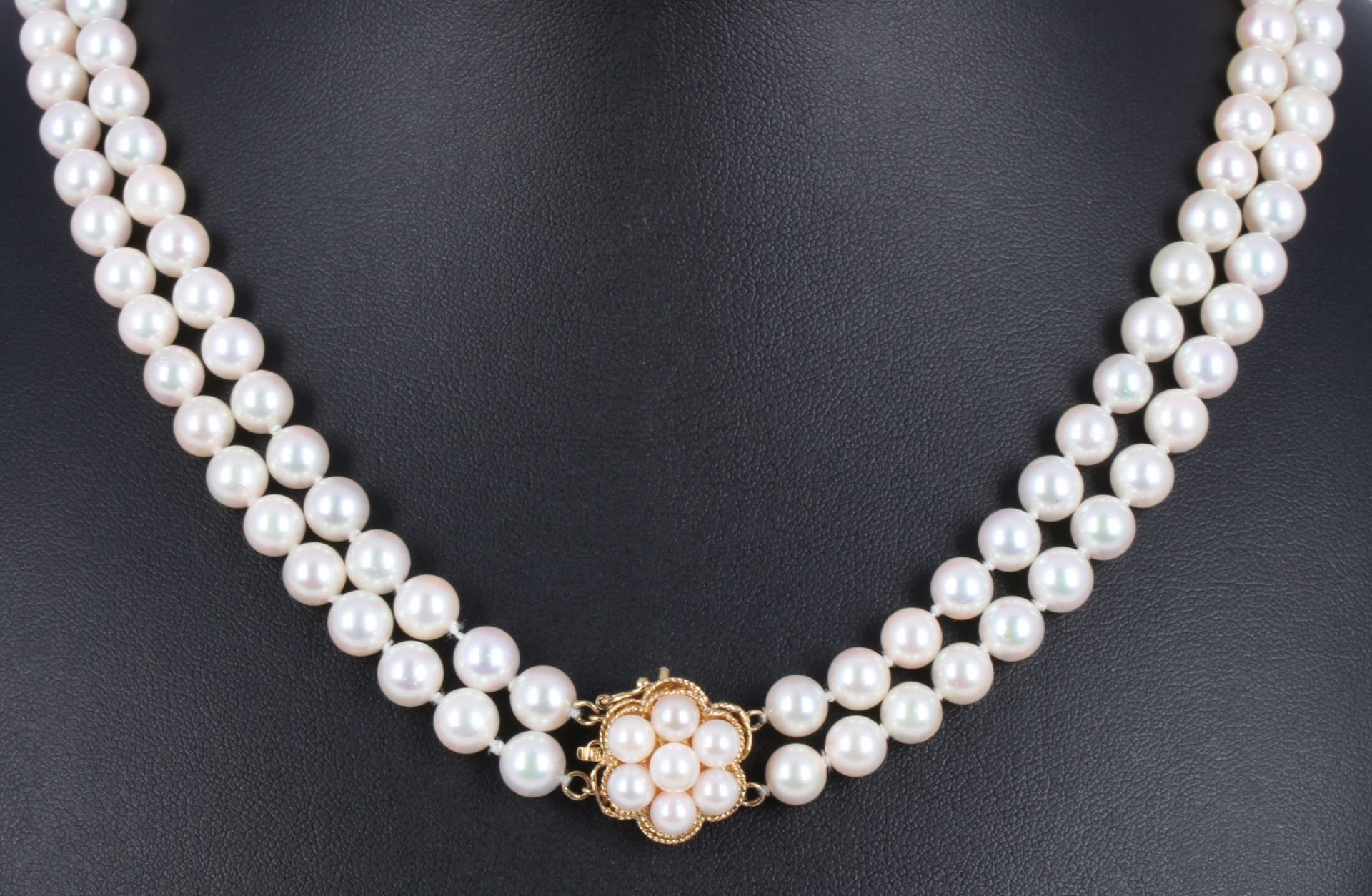 2-reihige Perlenkette mit 585 Goldverschluss, pearl necklaces with 14K gold lock, - Bild 2 aus 4